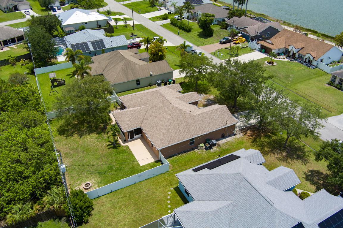 2401 SW Santana Avenue