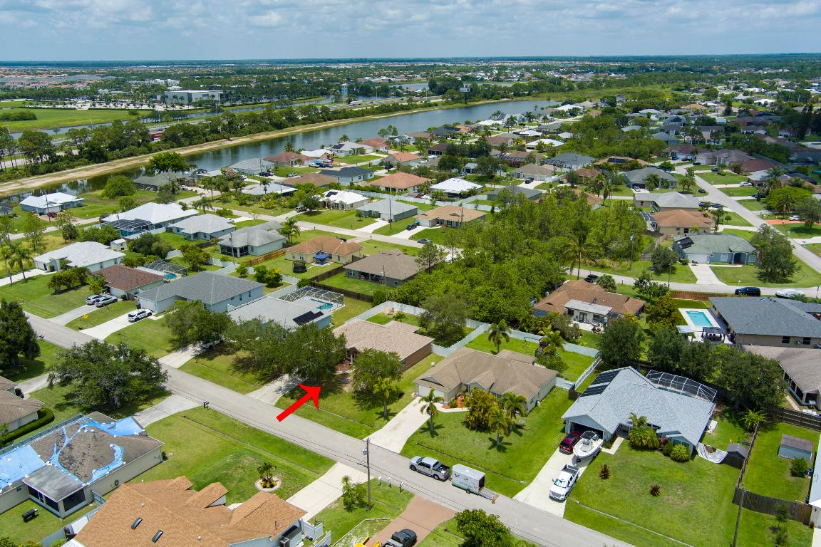 2401 SW Santana Avenue