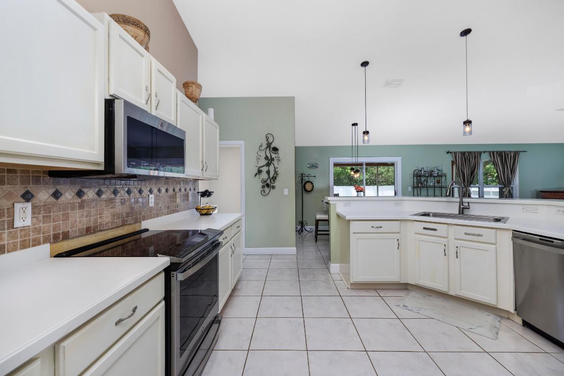 2401 SW Santana Avenue