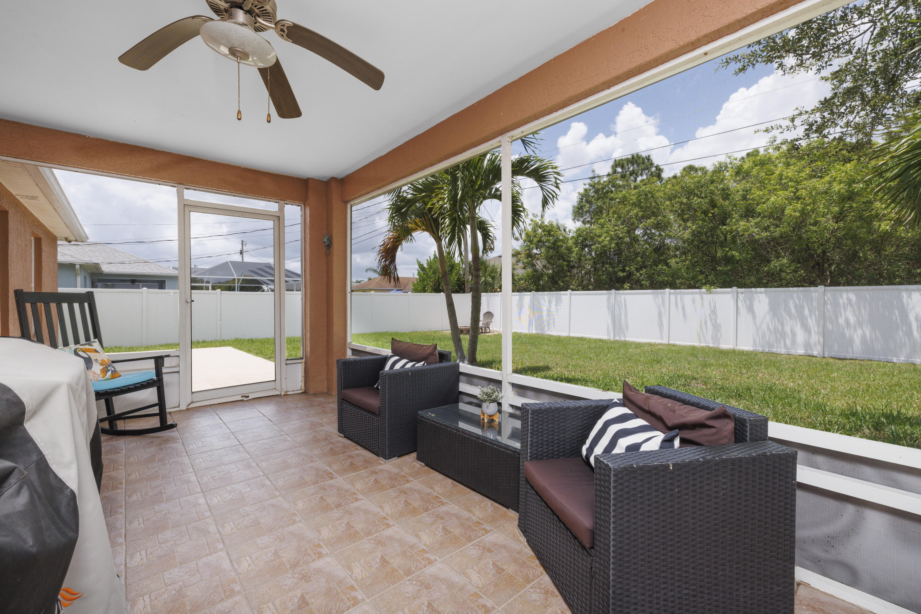 2401 SW Santana Avenue