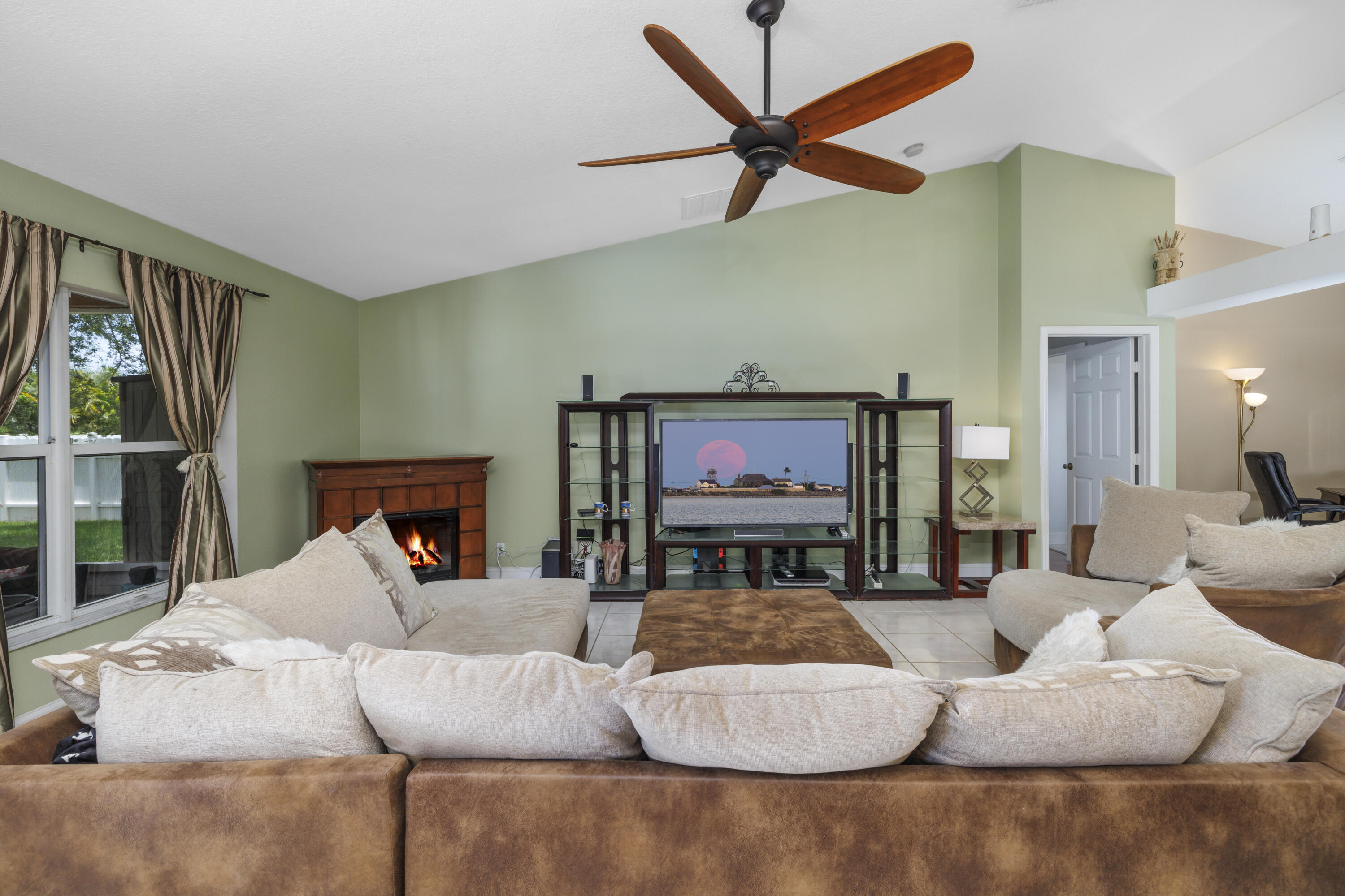 2401 SW Santana Avenue