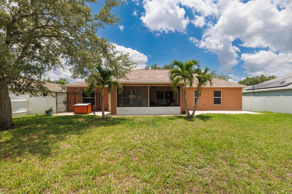 2401 SW Santana Avenue