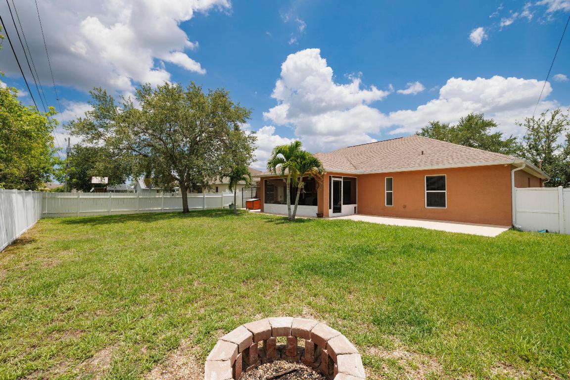 2401 SW Santana Avenue