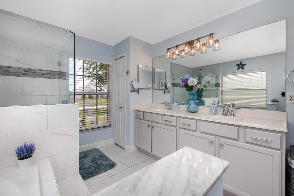 2401 SW Santana Avenue