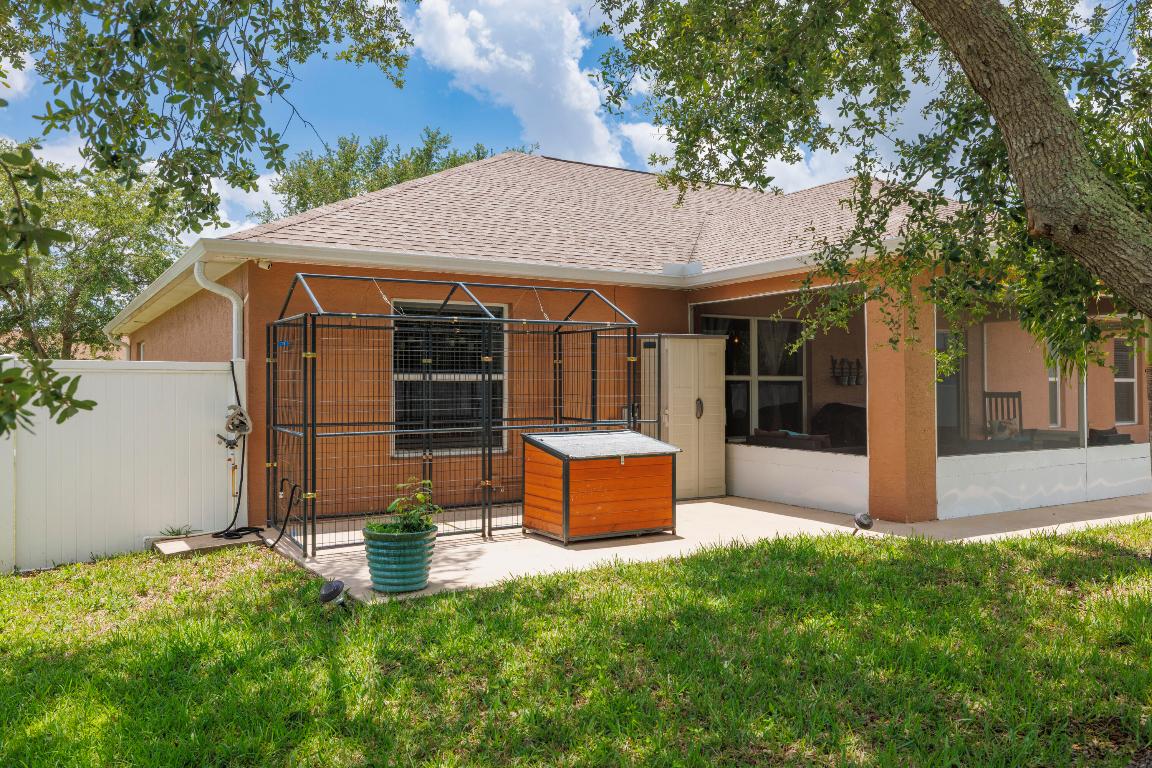 2401 SW Santana Avenue