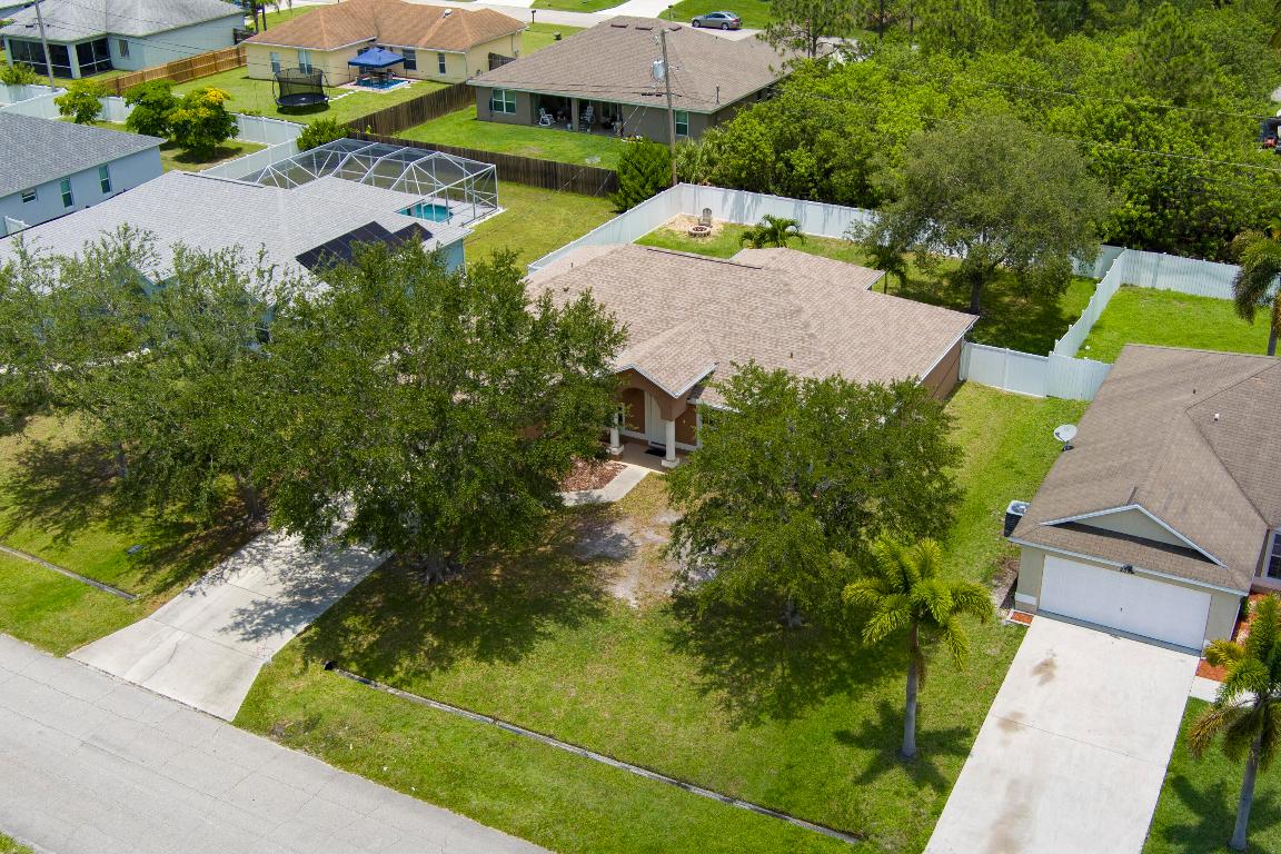 2401 SW Santana Avenue