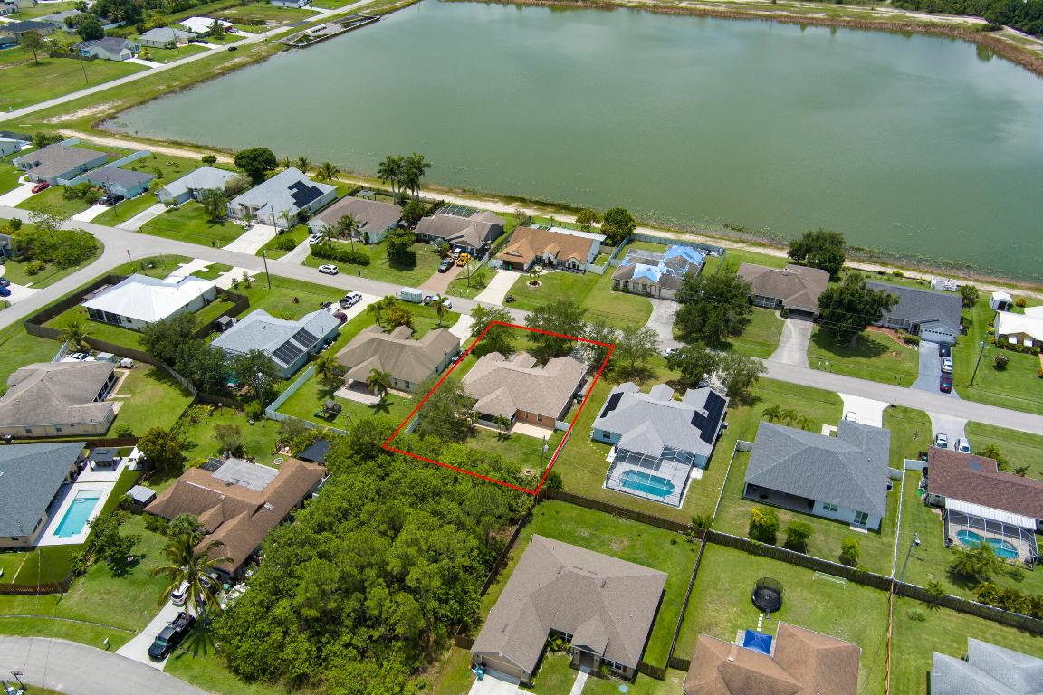 2401 SW Santana Avenue