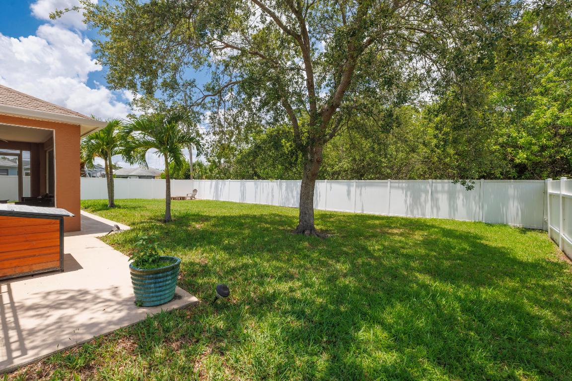 2401 SW Santana Avenue