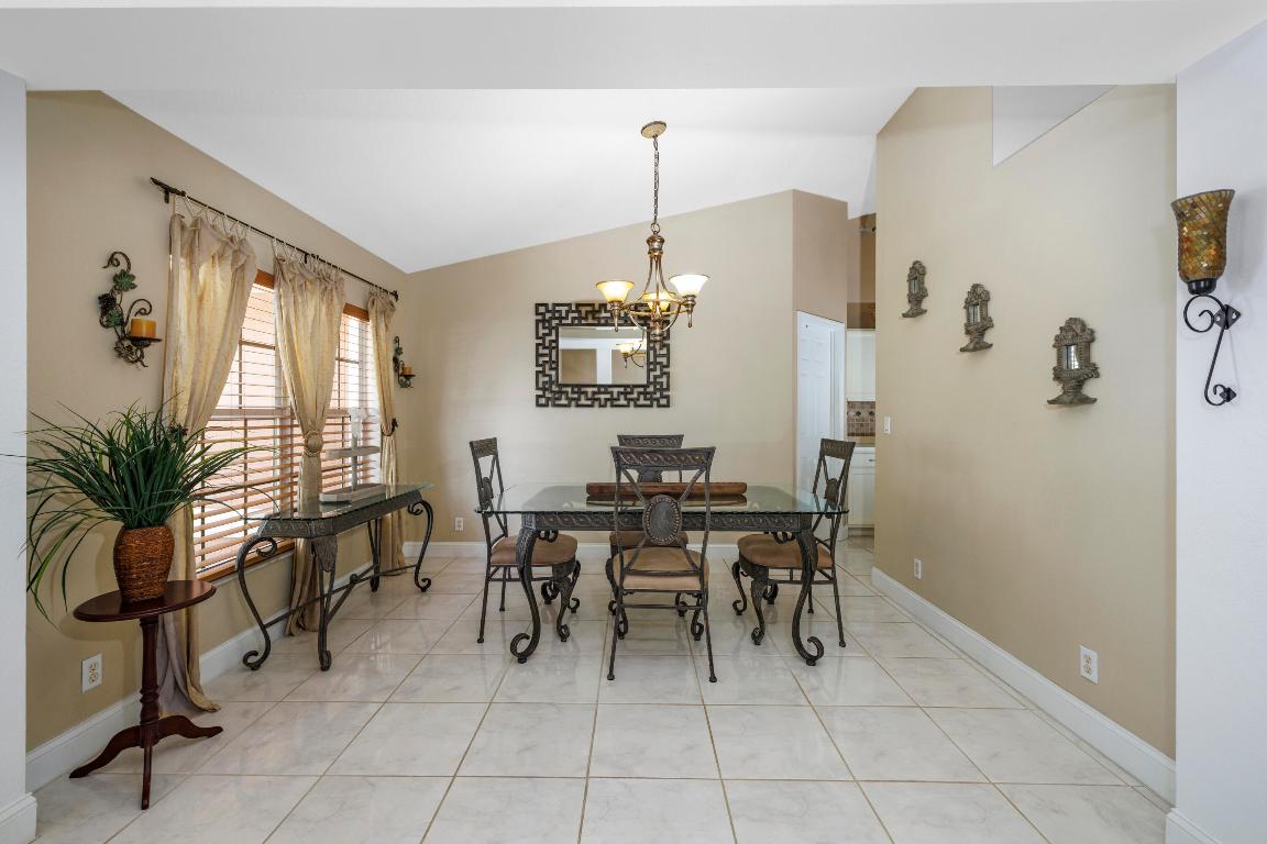 2401 SW Santana Avenue