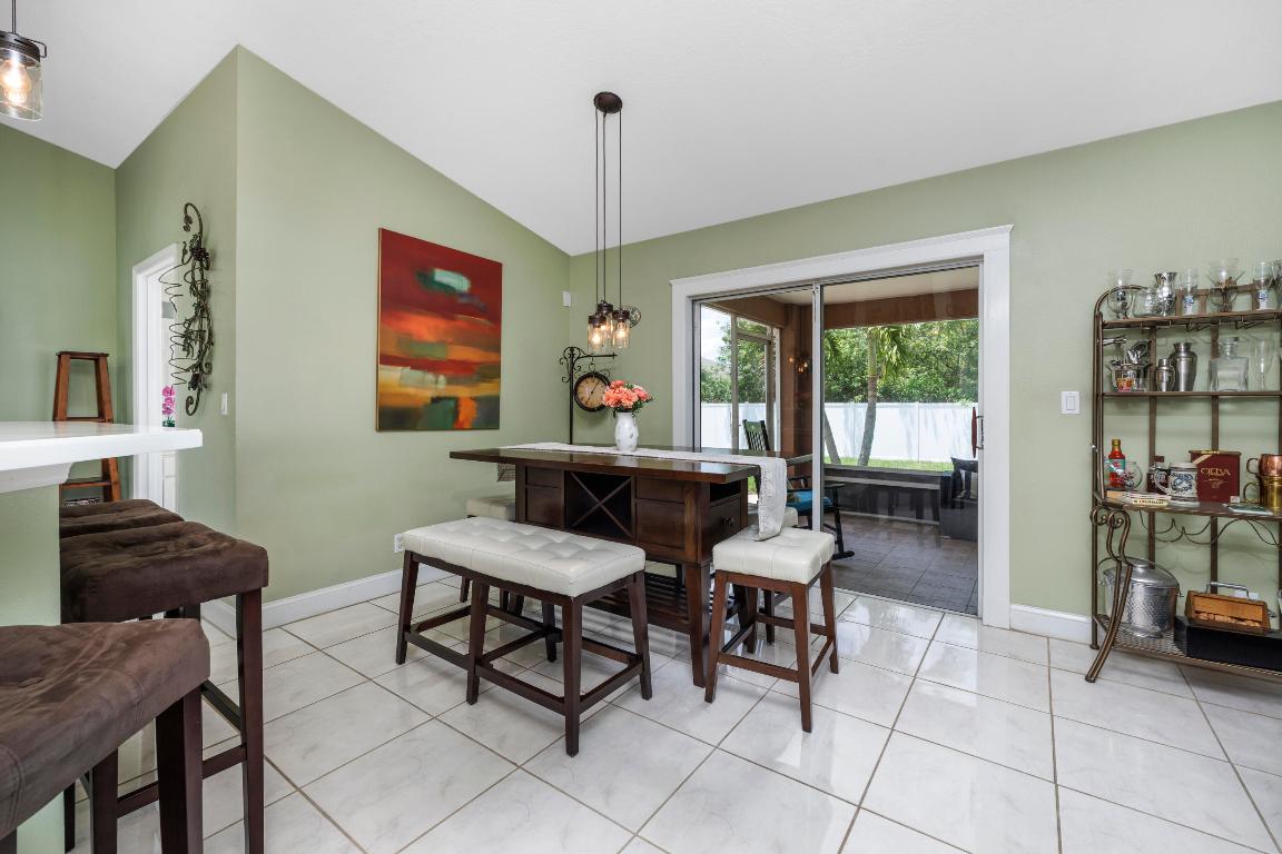 2401 SW Santana Avenue