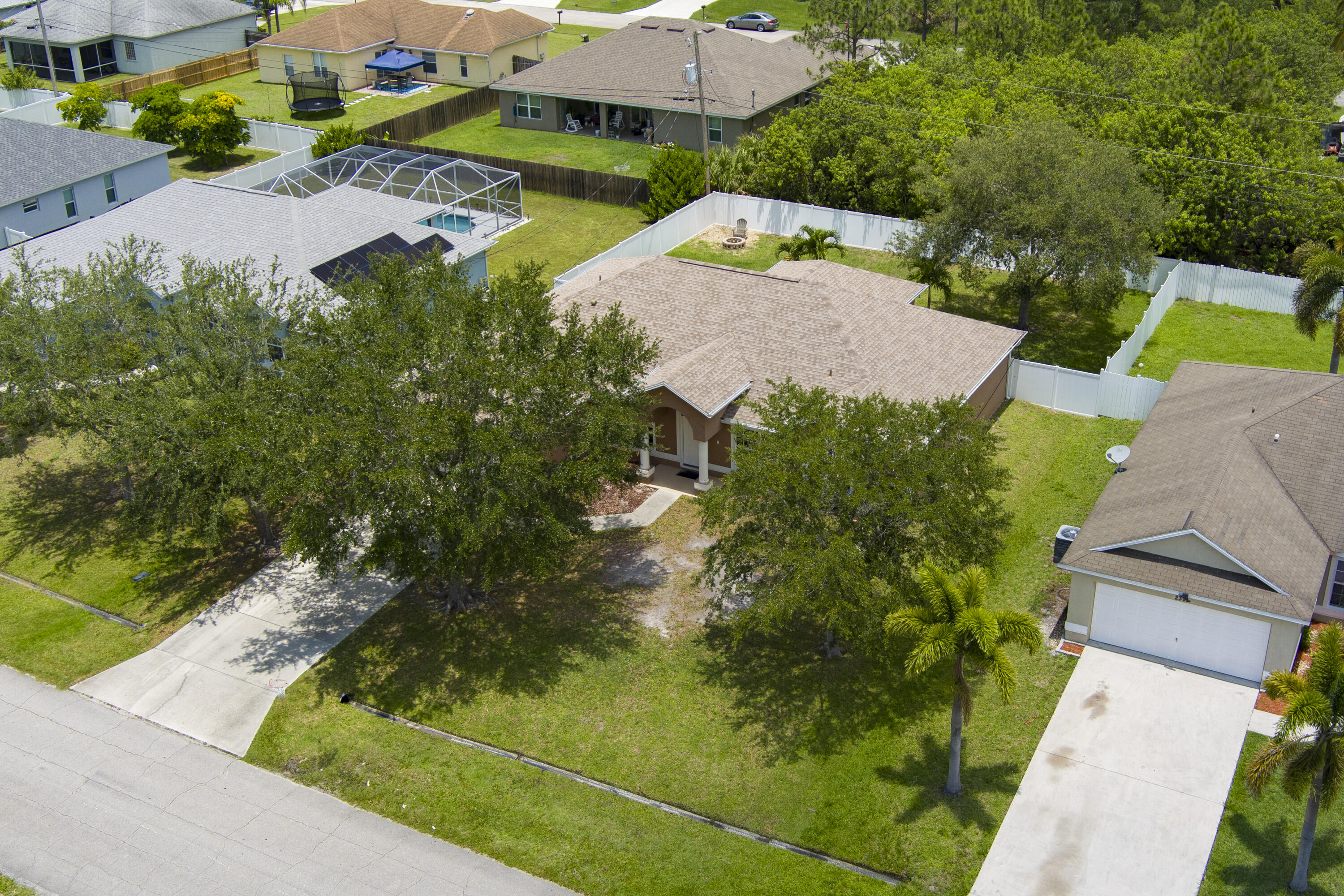 2401 SW Santana Avenue