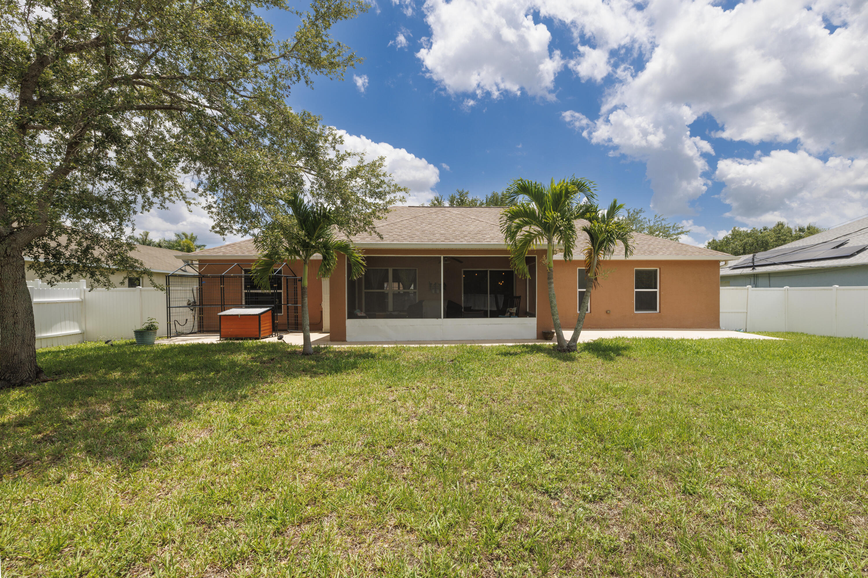 2401 SW Santana Avenue