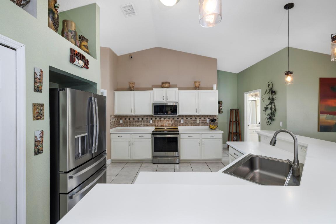 2401 SW Santana Avenue