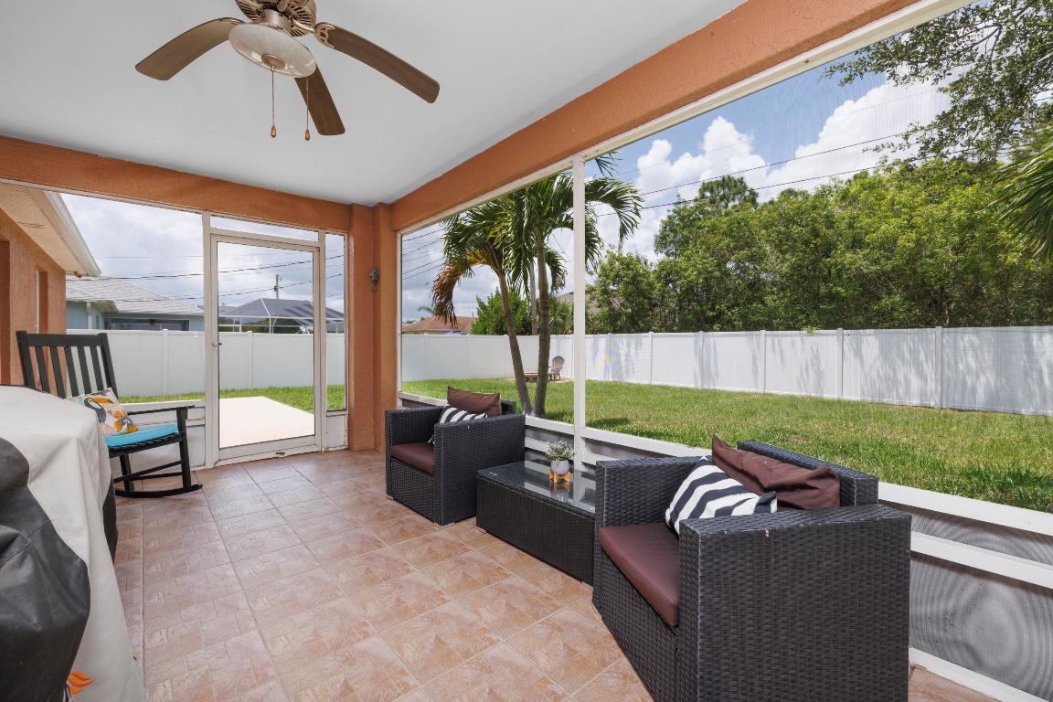 2401 SW Santana Avenue