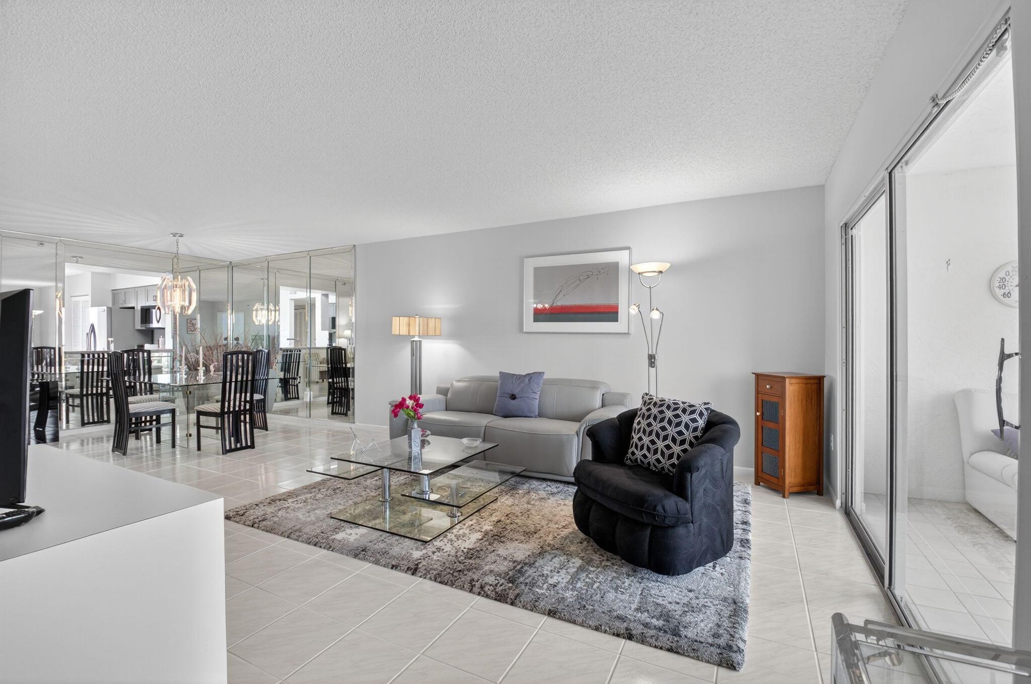 6112 Huntwick Terrace 404