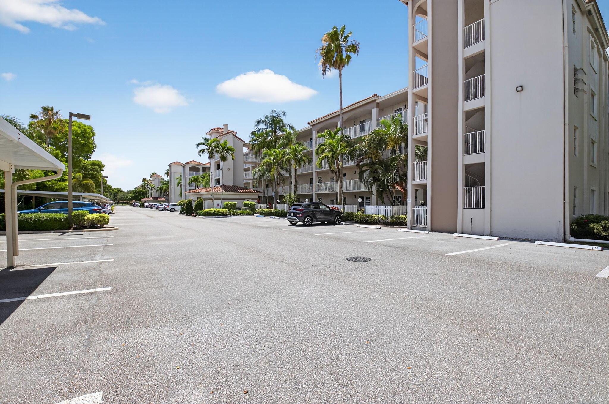 6112 Huntwick Terrace 404