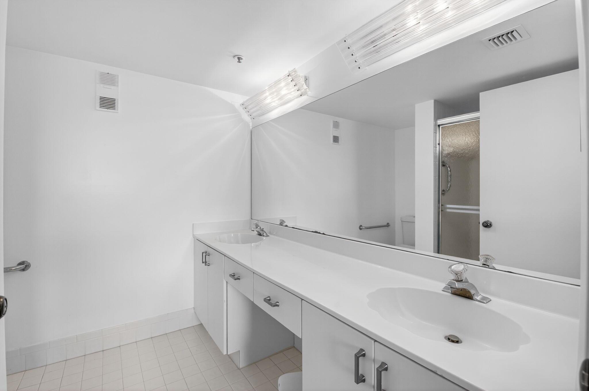 6112 Huntwick Terrace 404