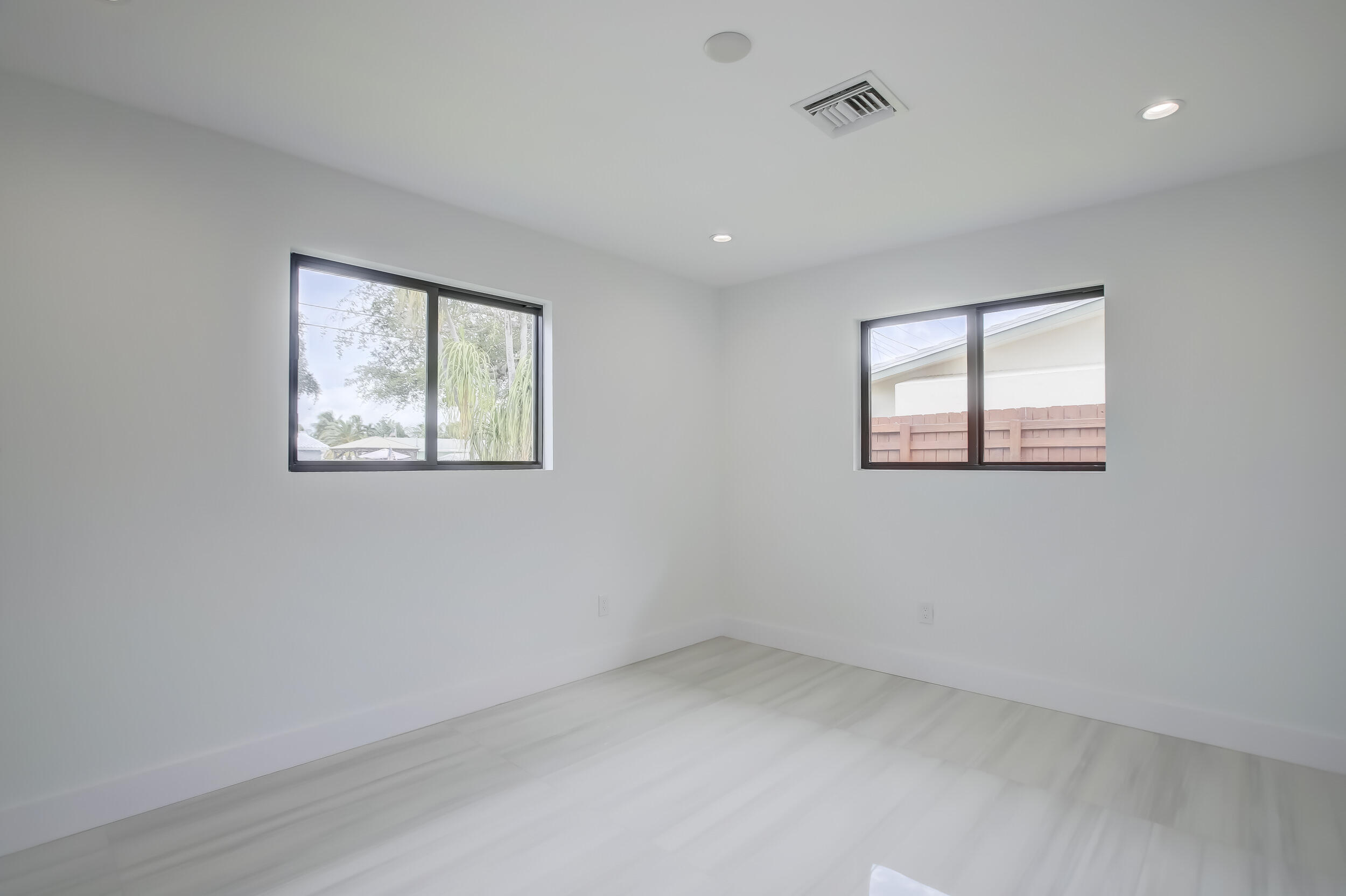280 SE 9th Street
