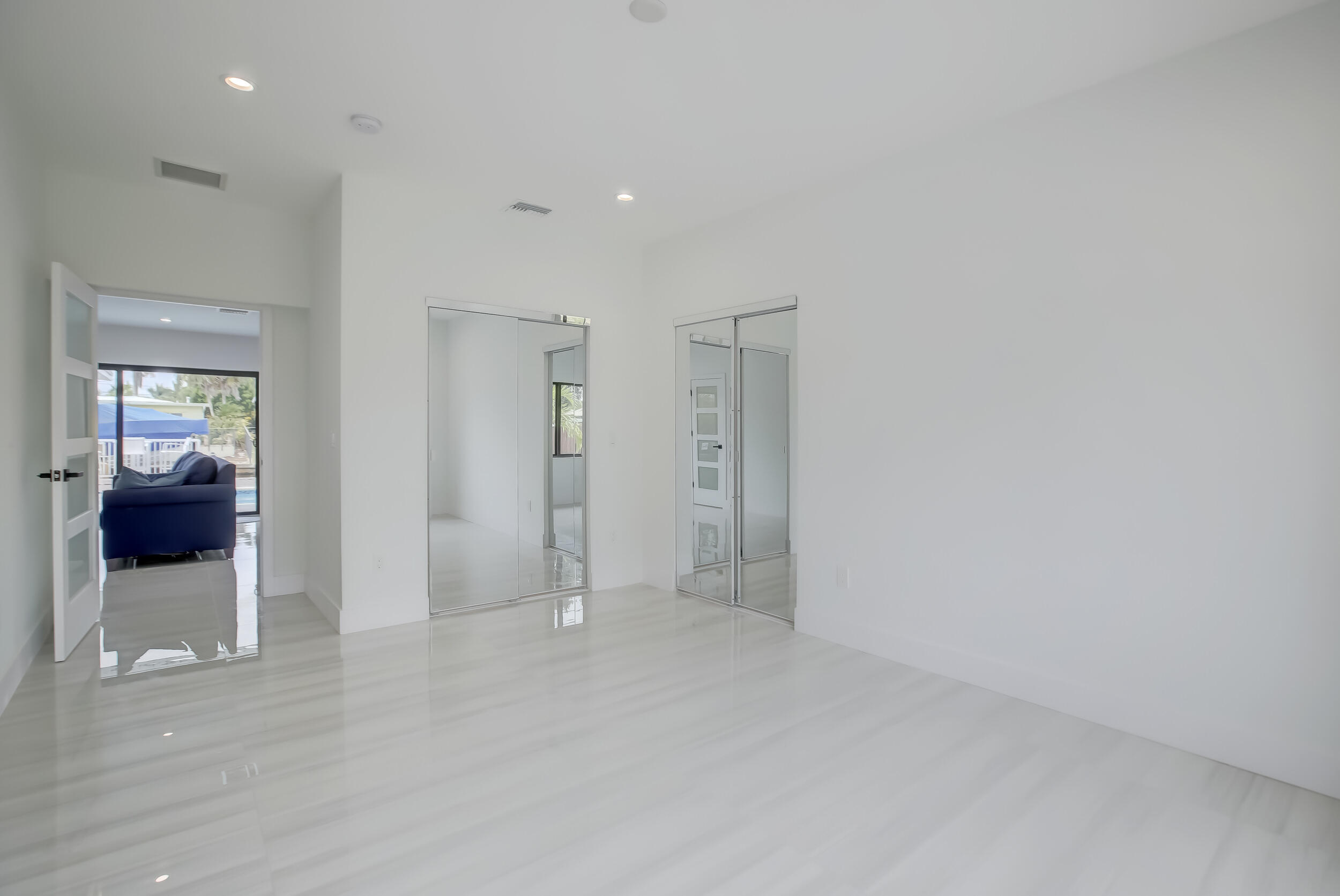 280 SE 9th Street