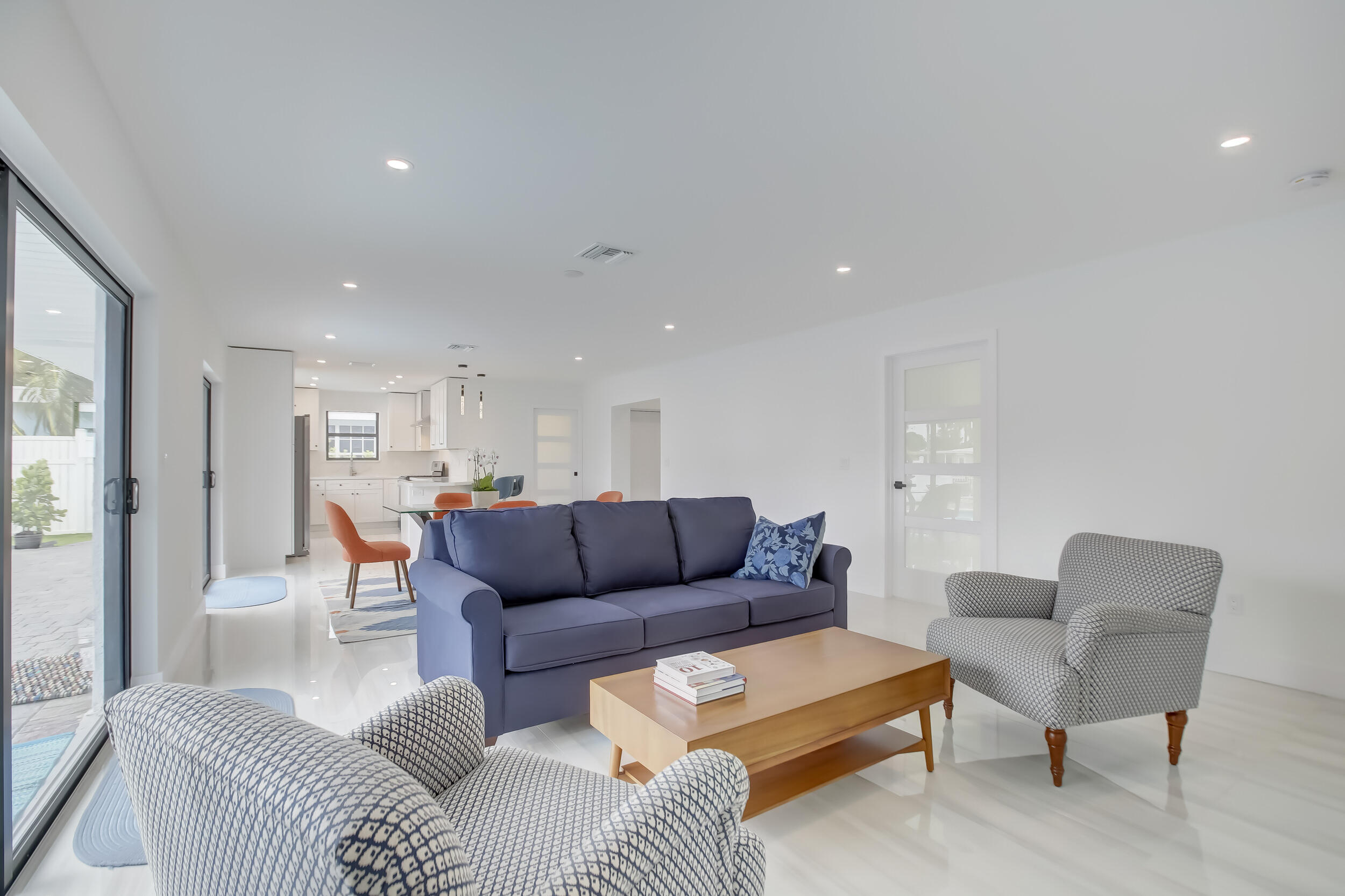 280 SE 9th Street