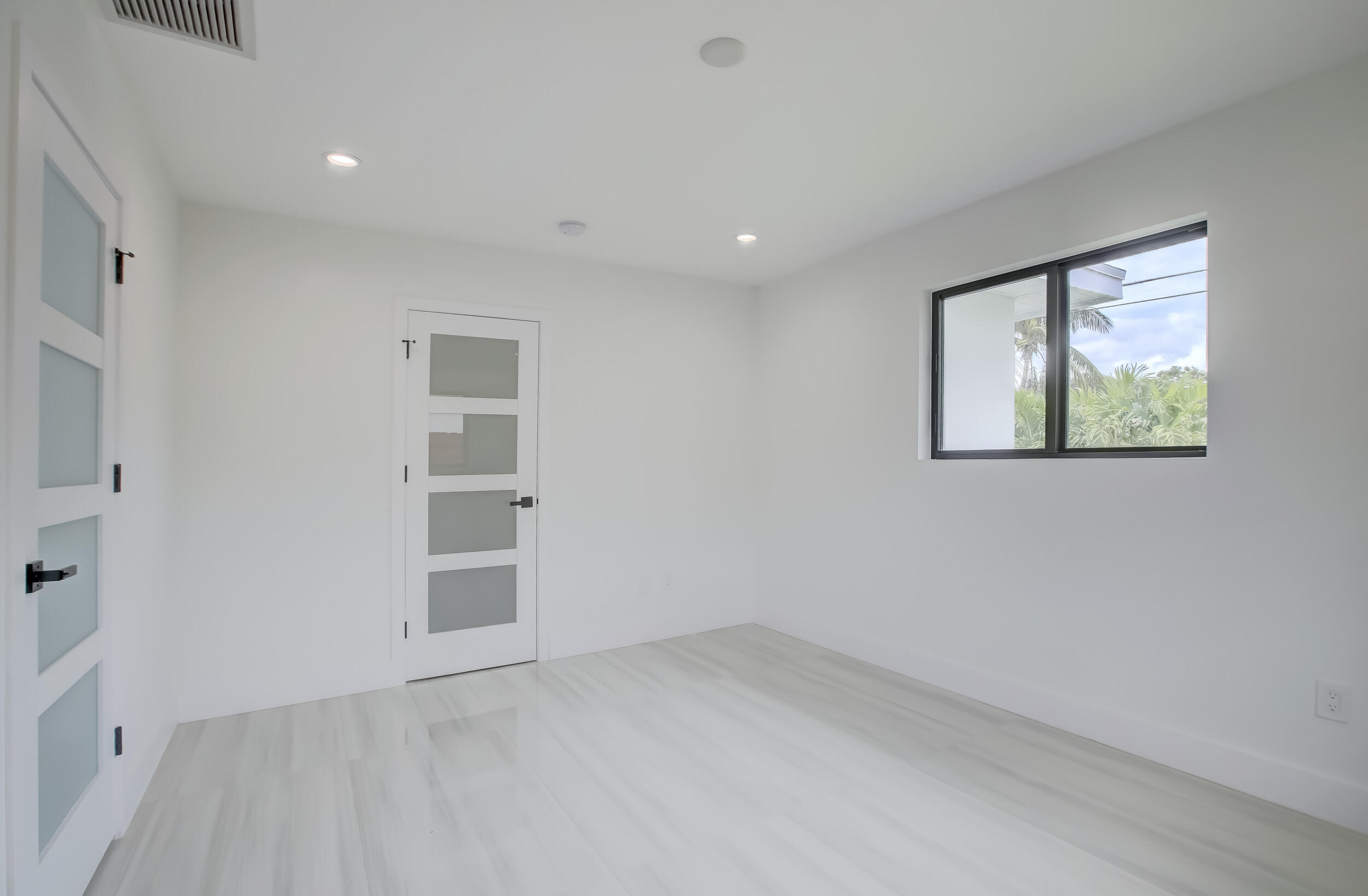 280 SE 9th Street