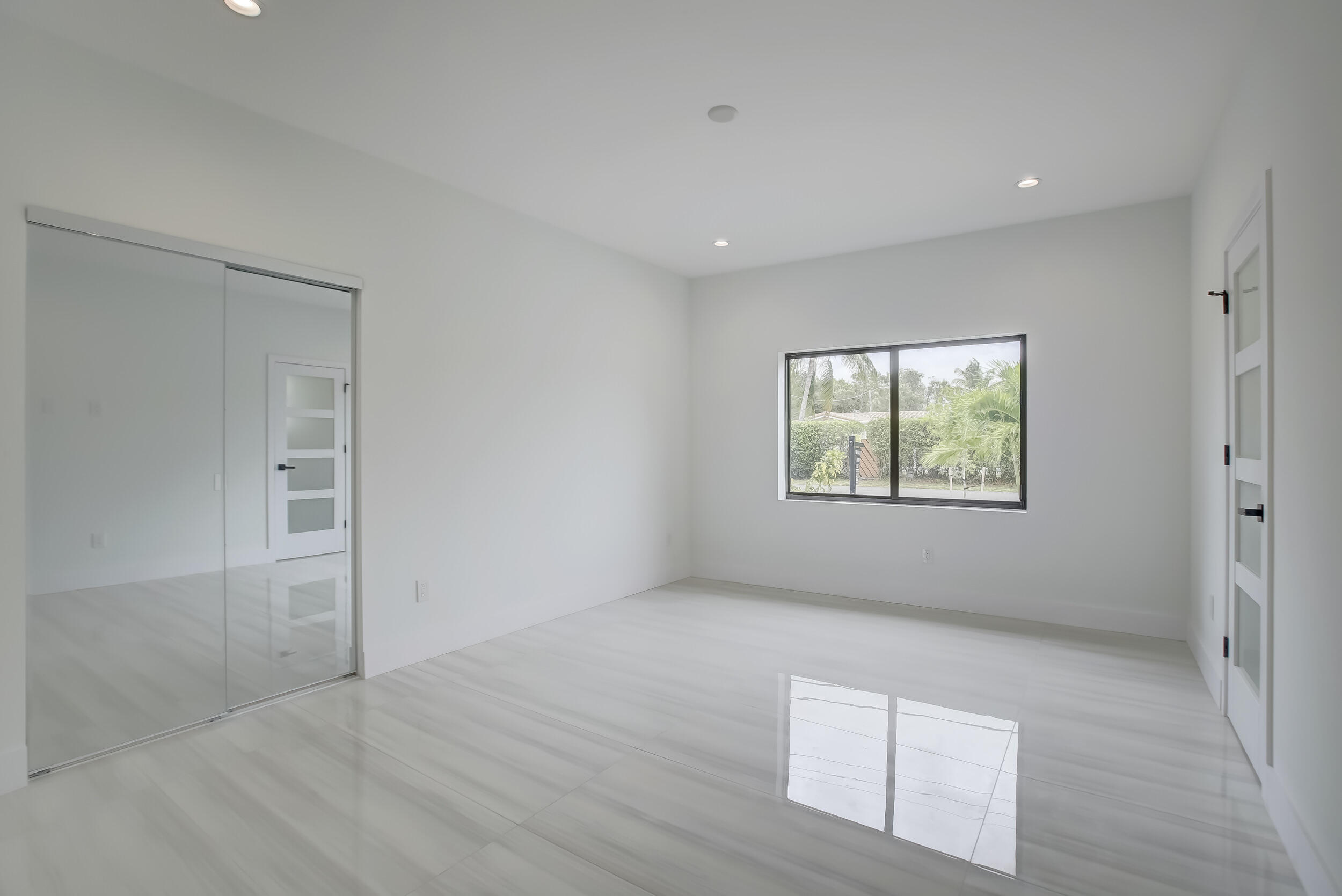 280 SE 9th Street