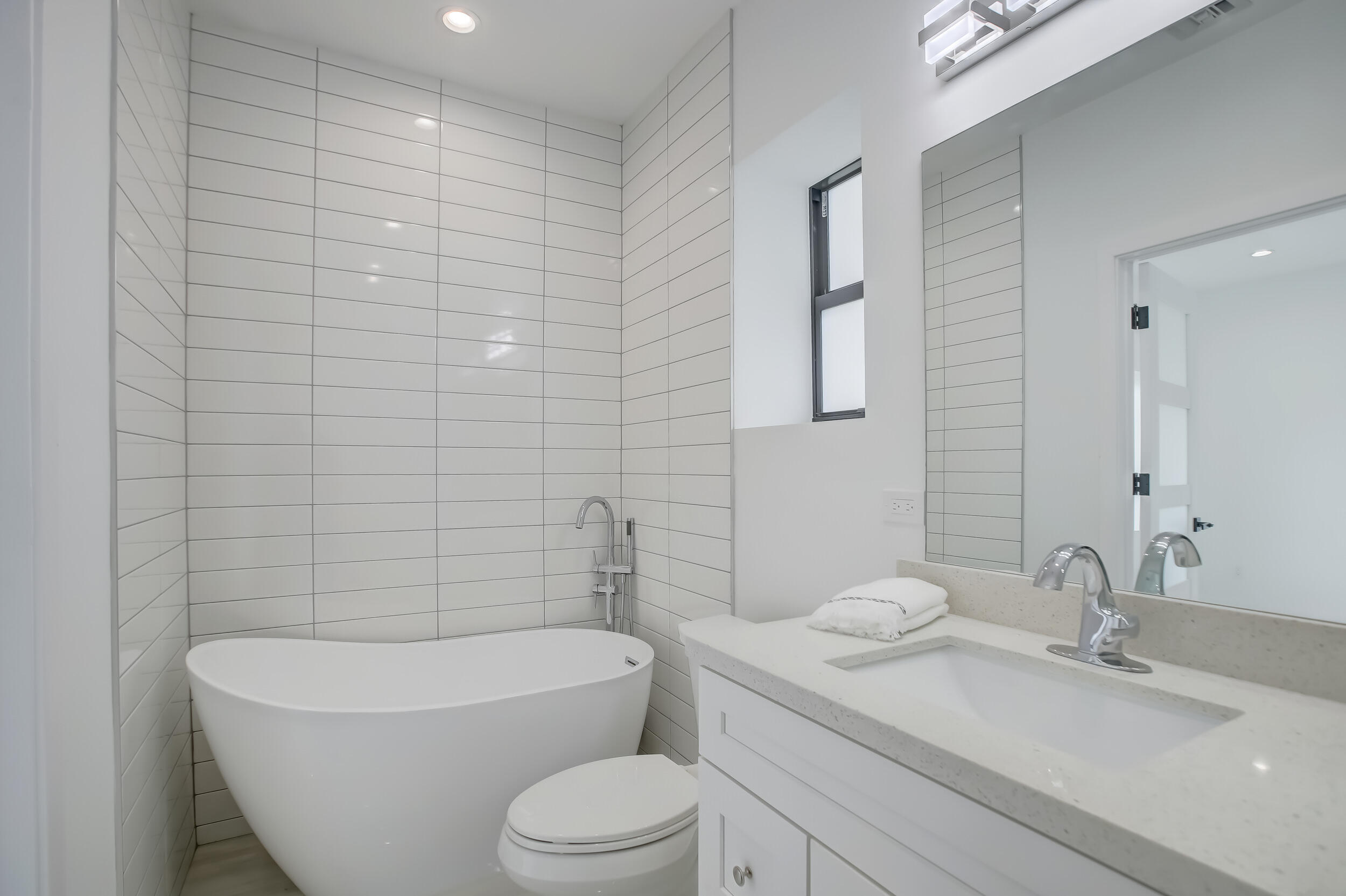 280 SE 9th Street
