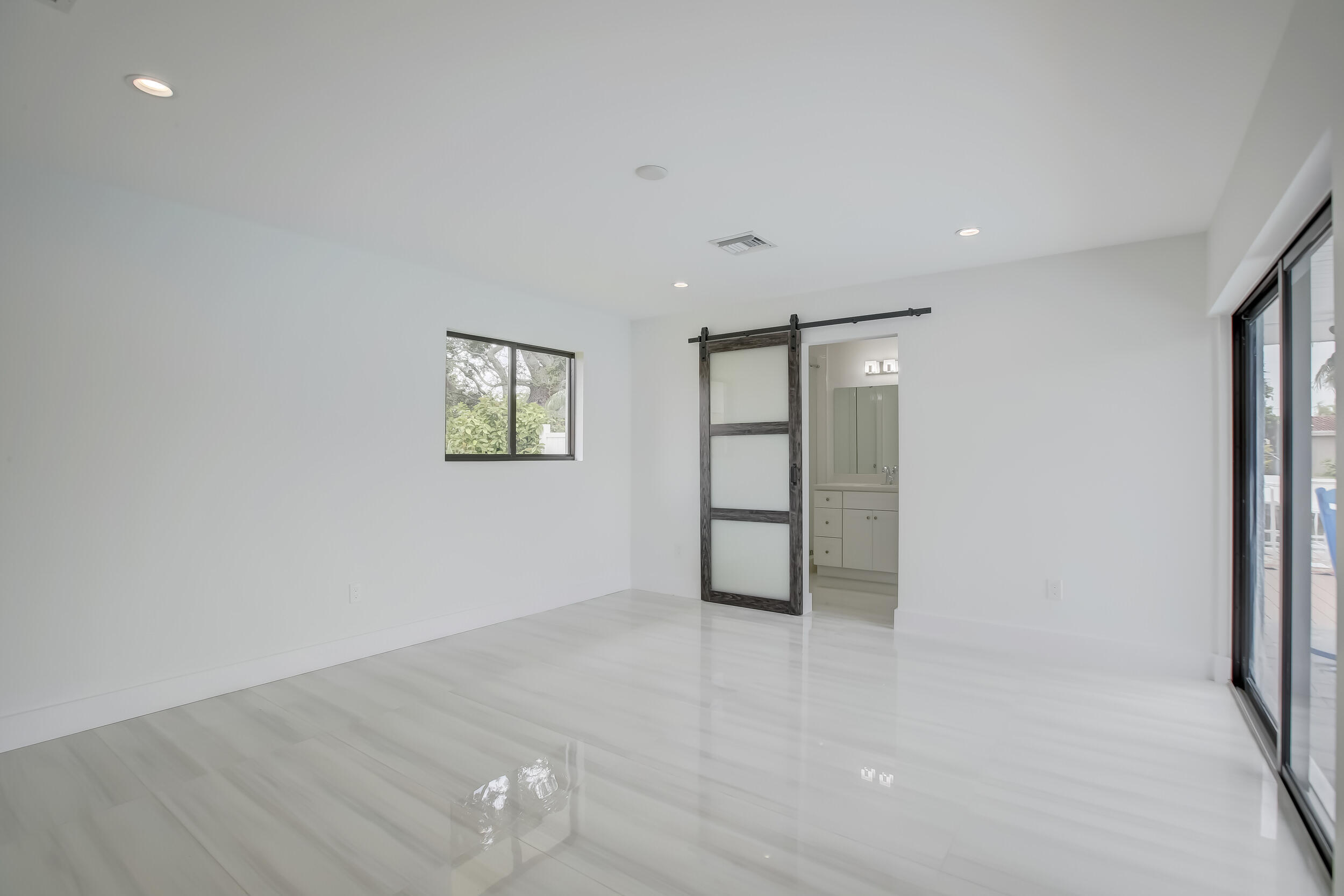 280 SE 9th Street