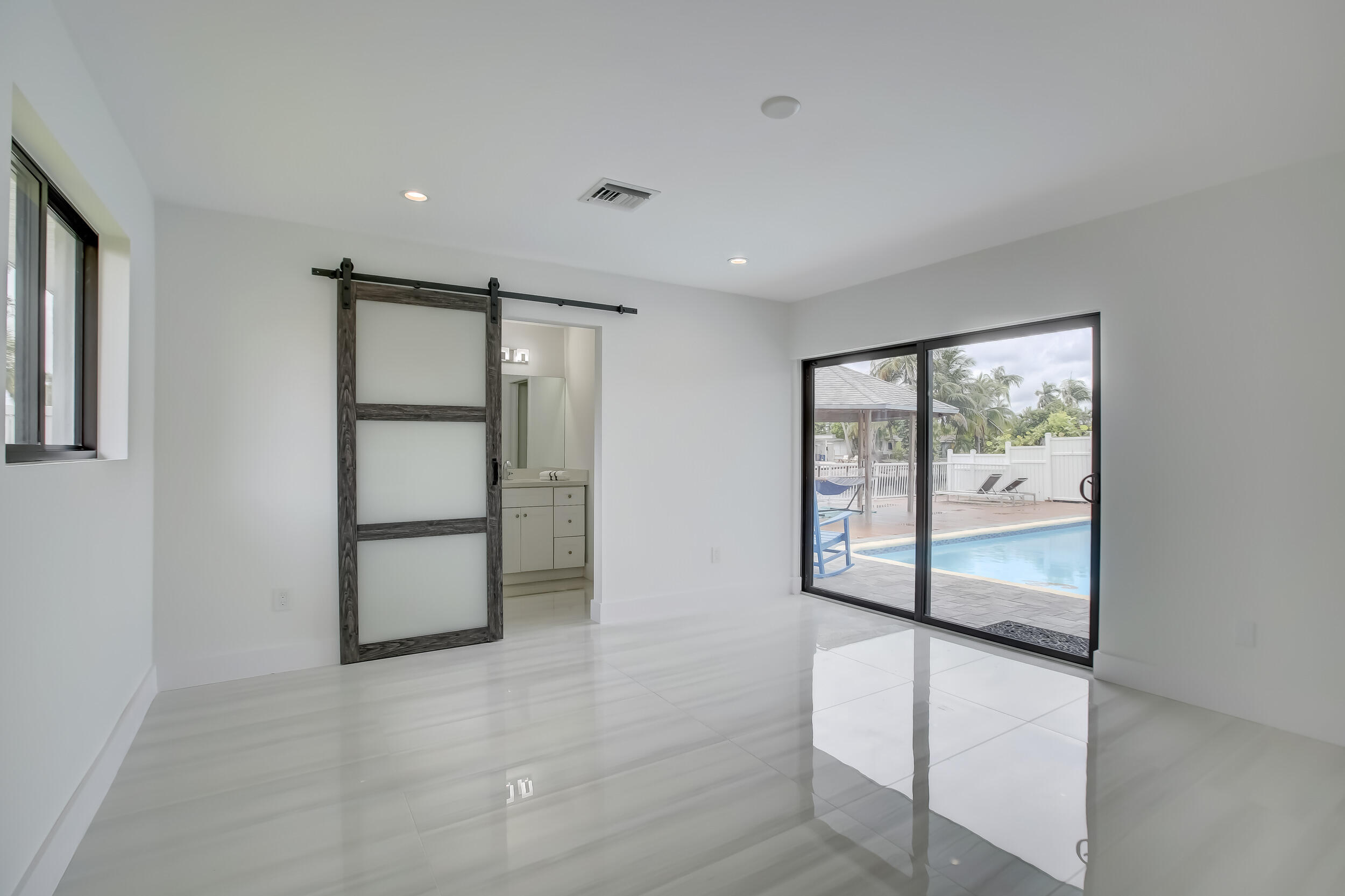 280 SE 9th Street