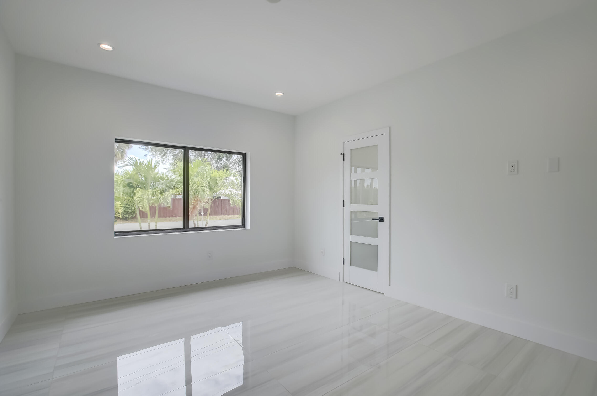 280 SE 9th Street