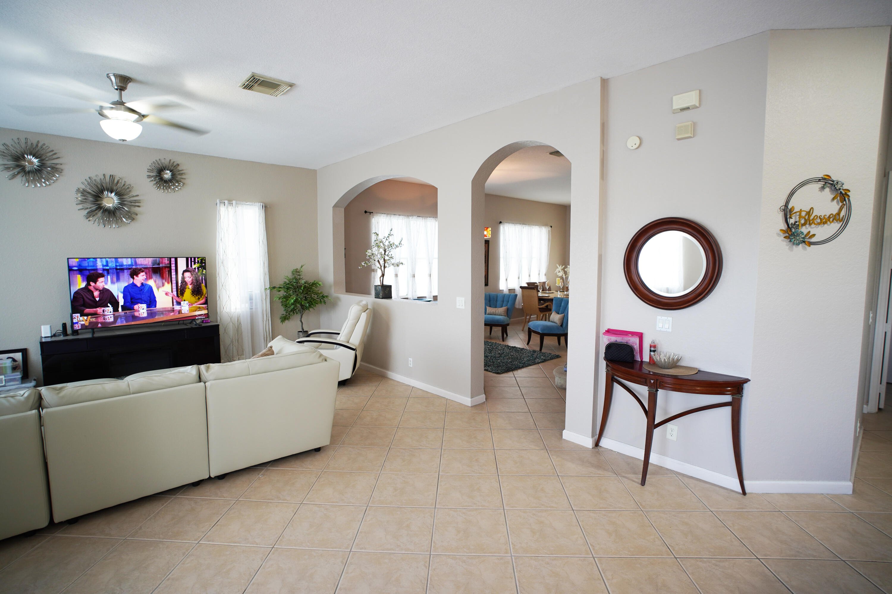 673 Gazetta Way