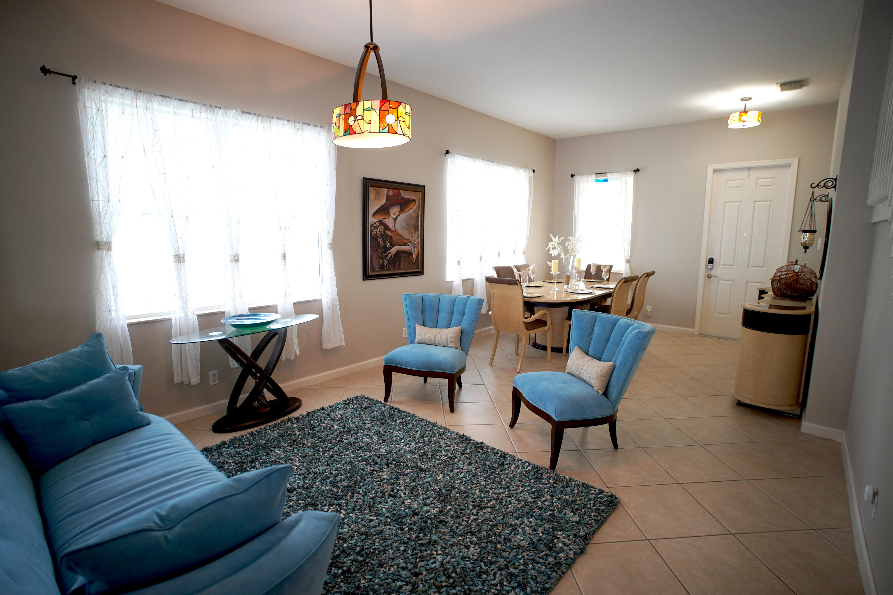 673 Gazetta Way