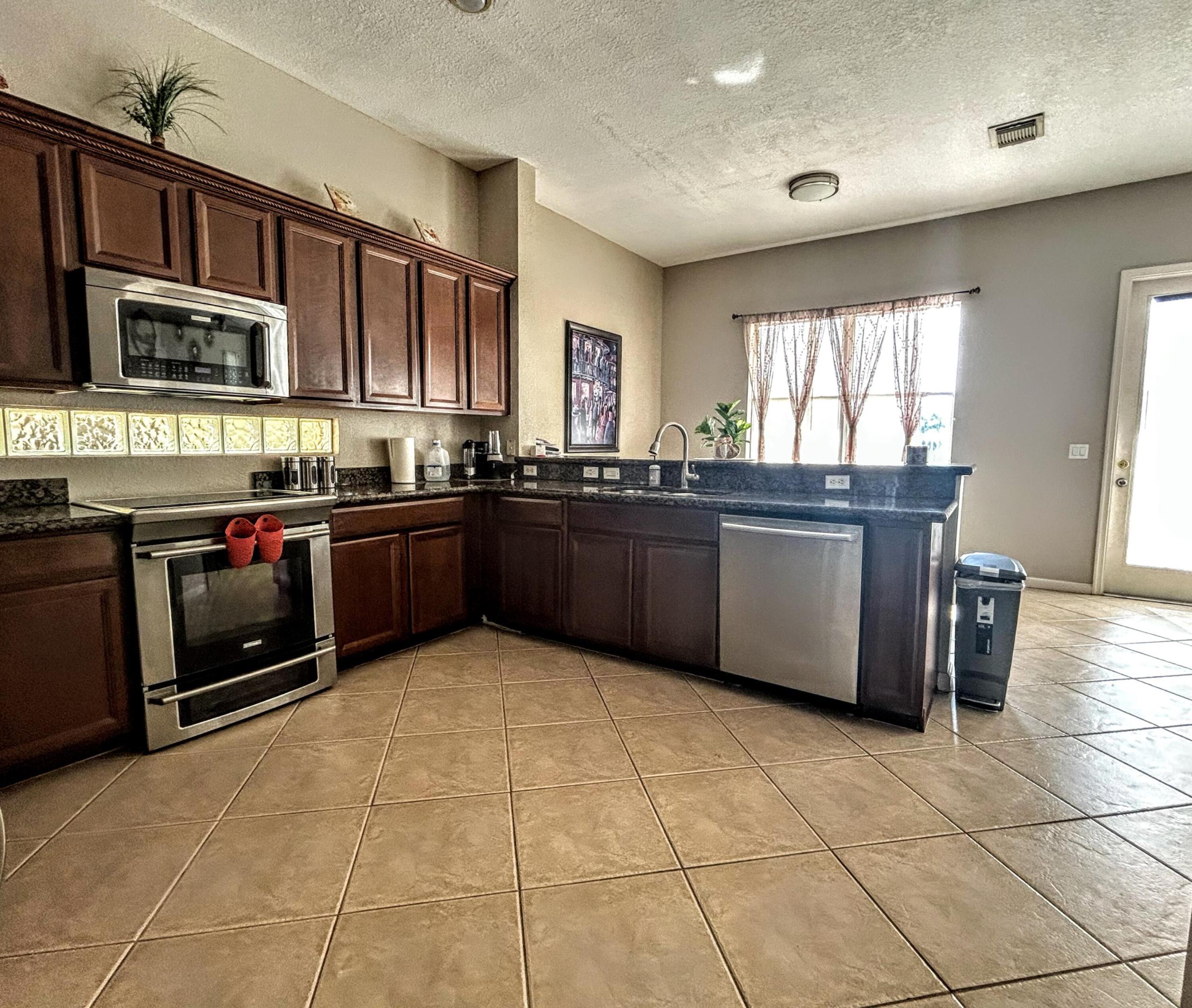 673 Gazetta Way