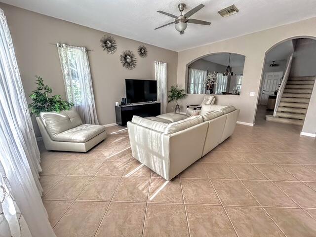 673 Gazetta Way
