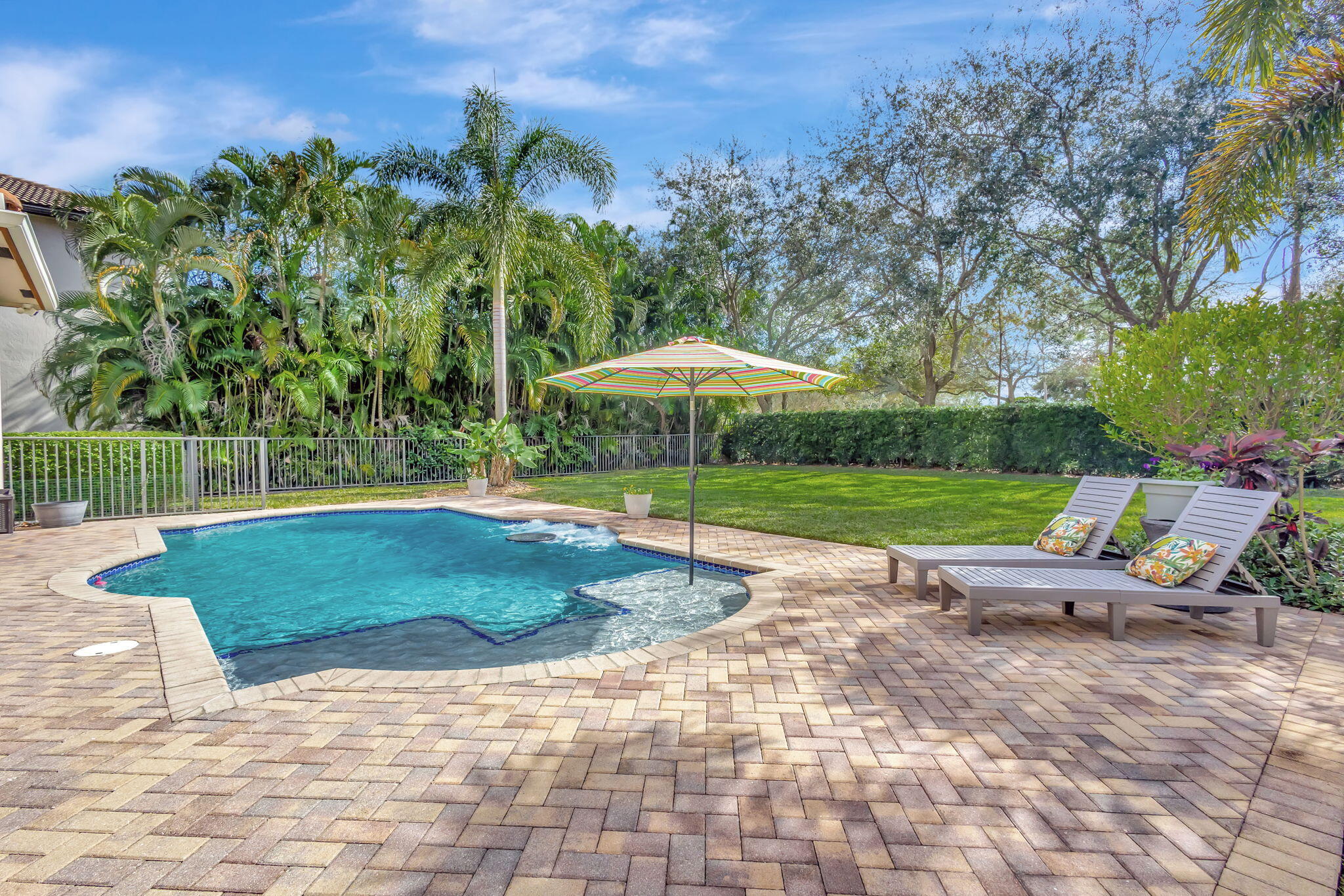 8107 Woodslanding Trail