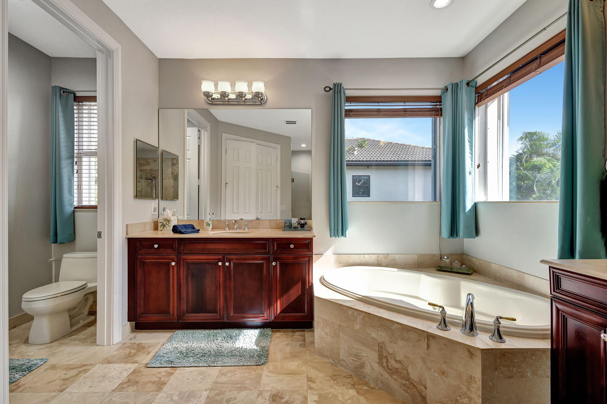 8107 Woodslanding Trail