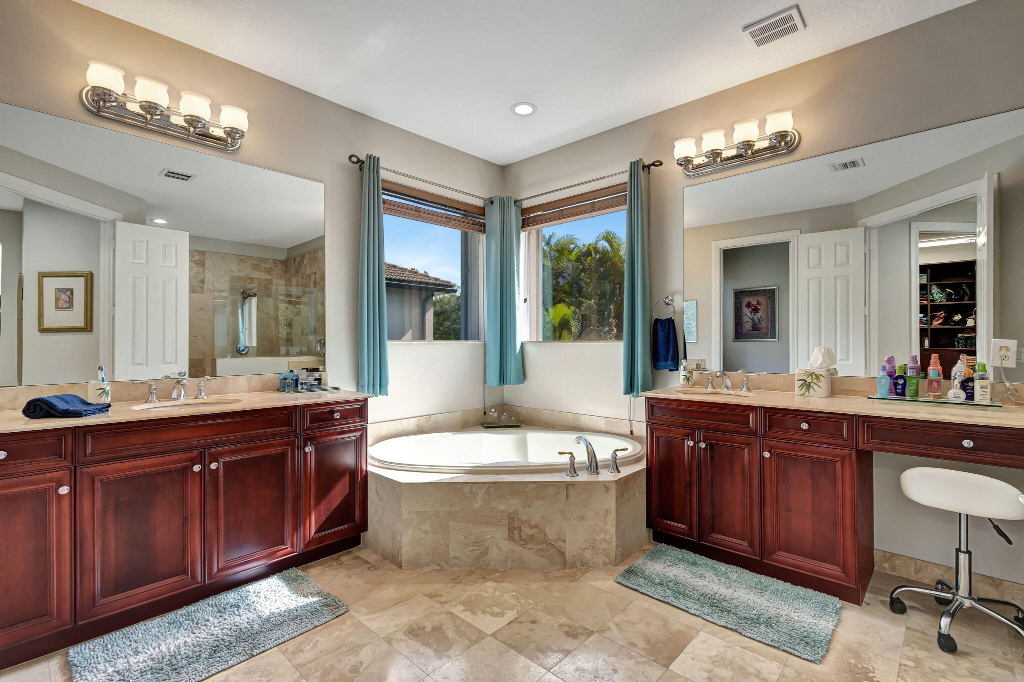 8107 Woodslanding Trail