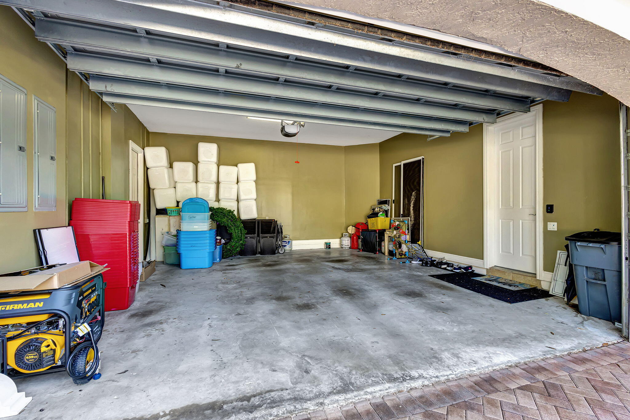 8107 Woodslanding Trail