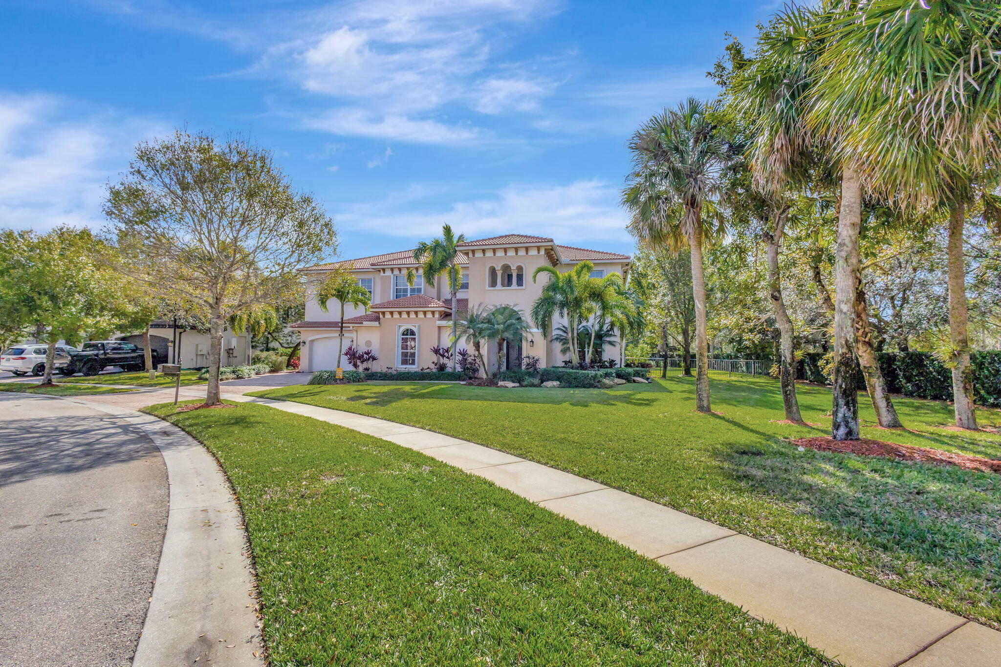 8107 Woodslanding Trail