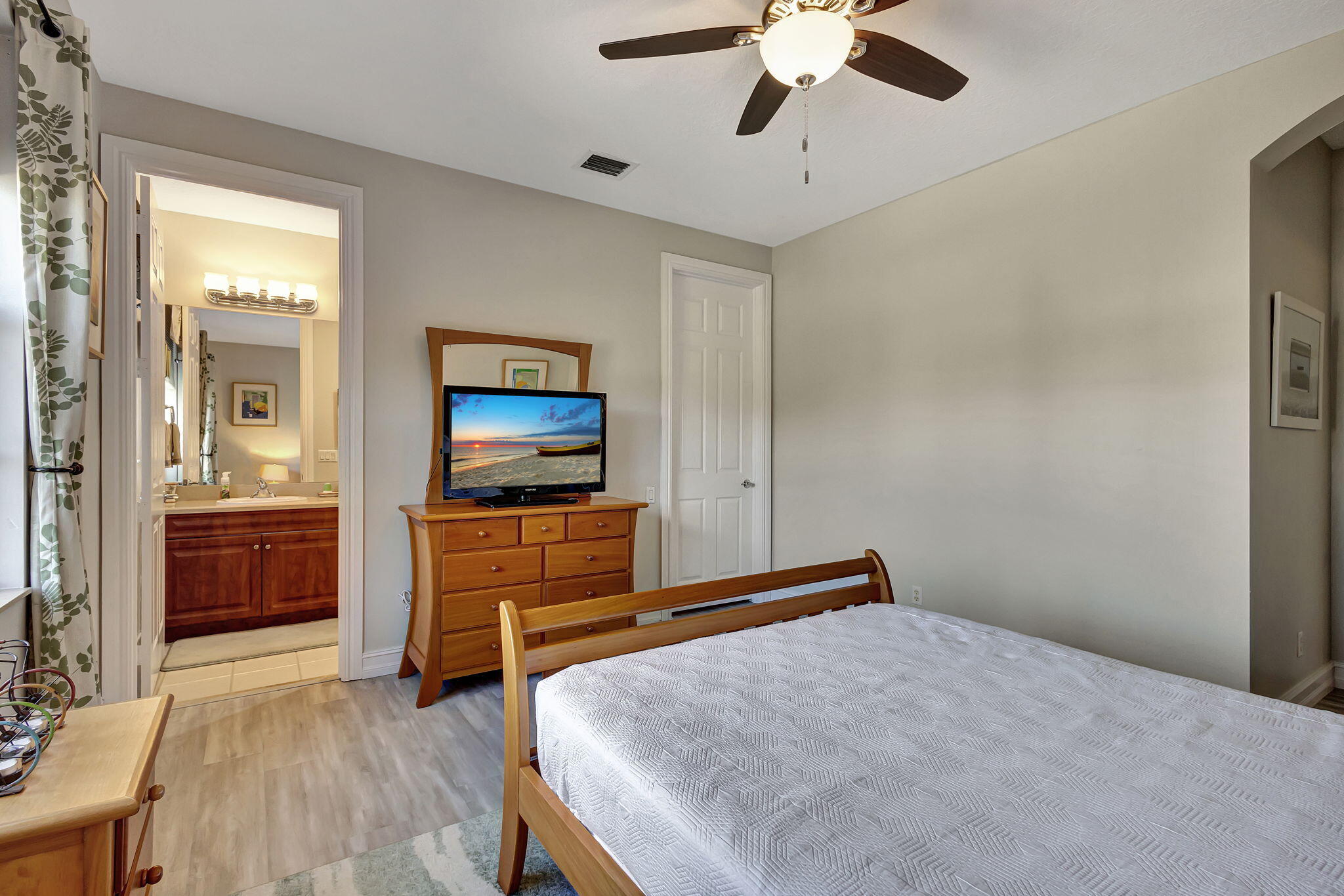 8107 Woodslanding Trail