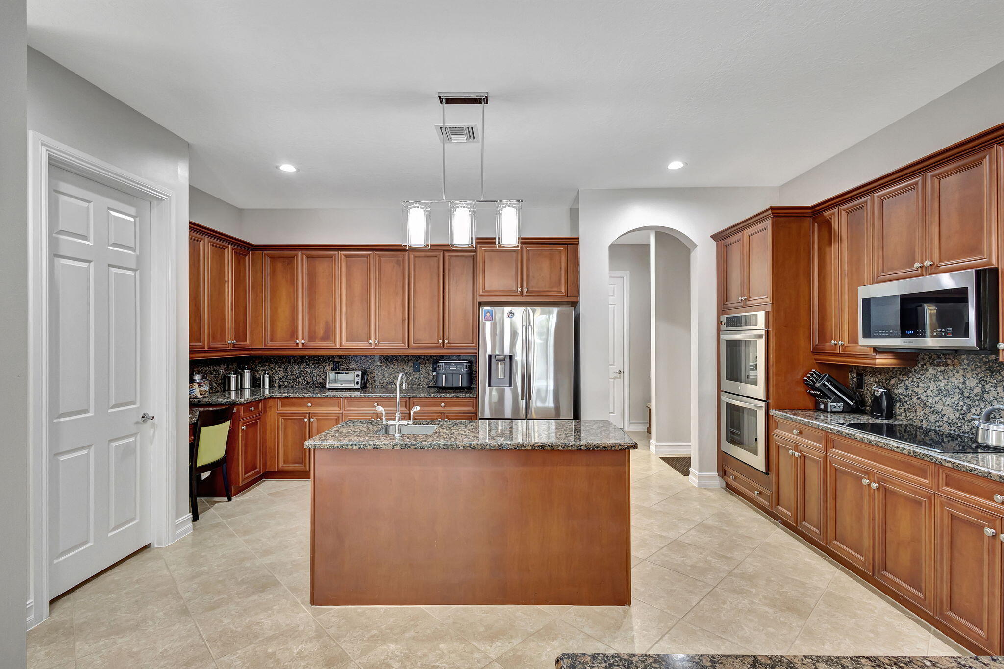 8107 Woodslanding Trail