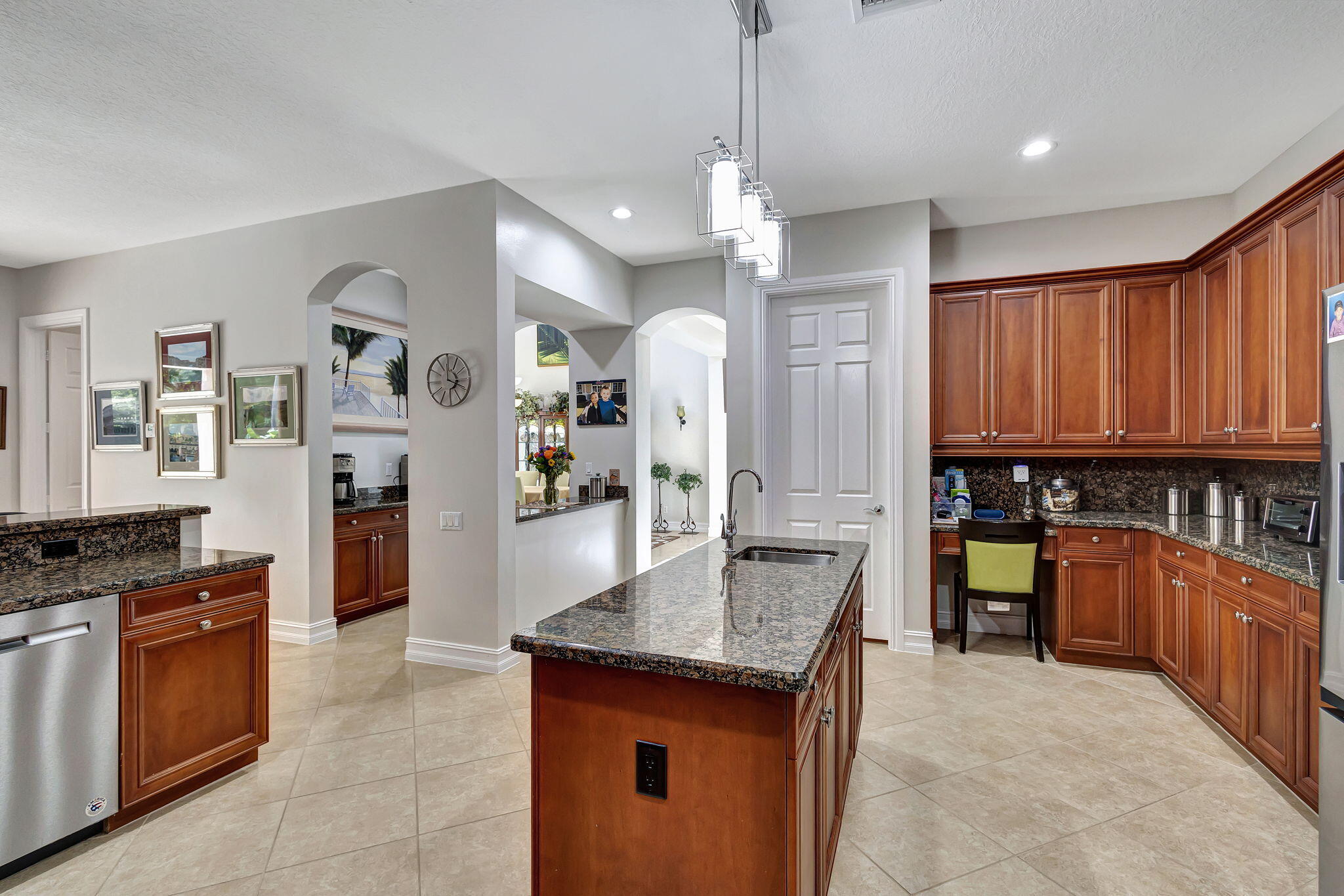 8107 Woodslanding Trail