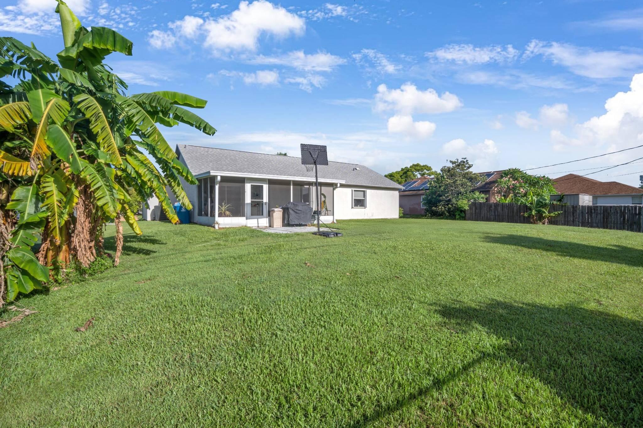 1121 Early Drive NW