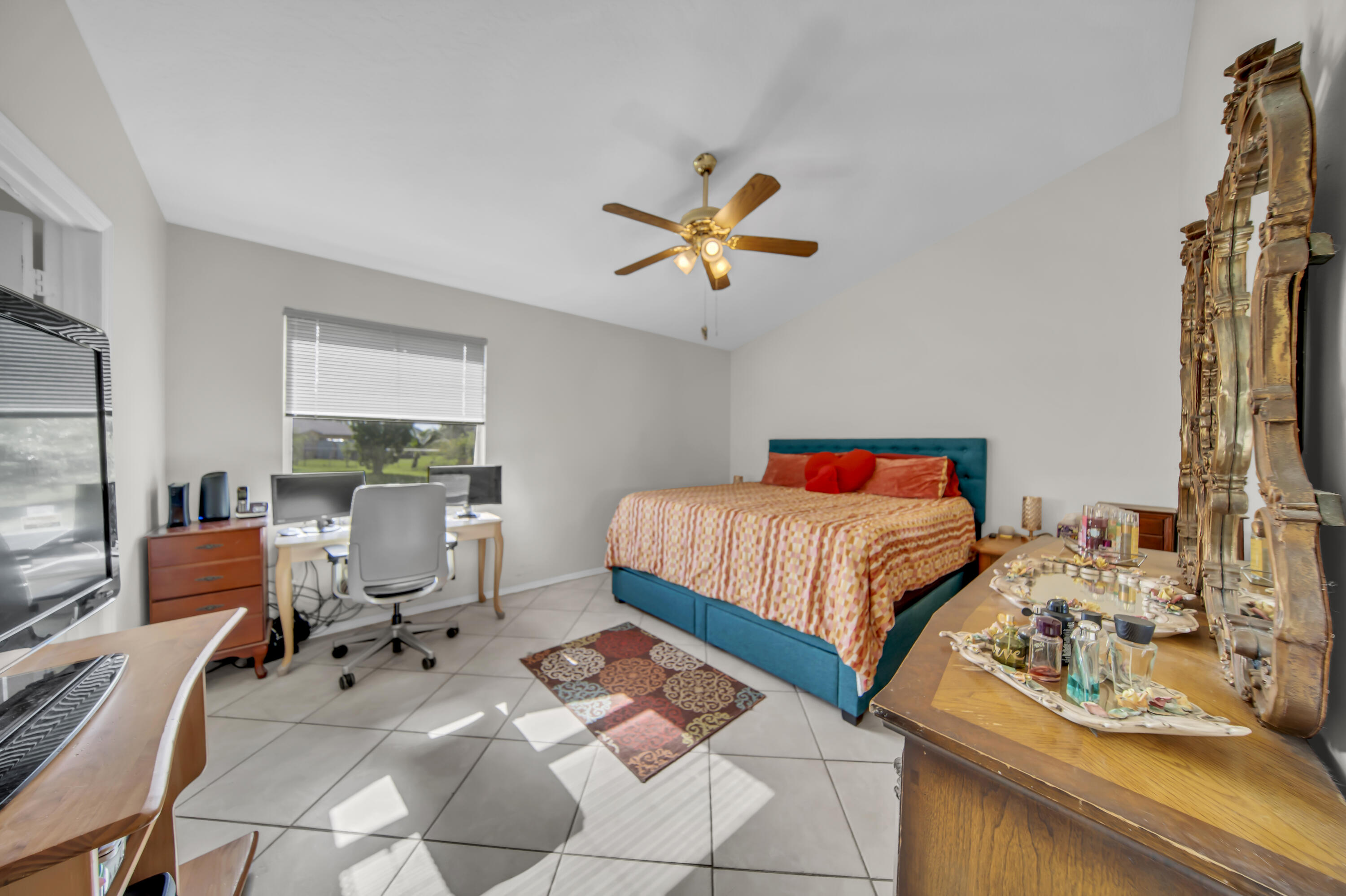 1121 Early Drive NW