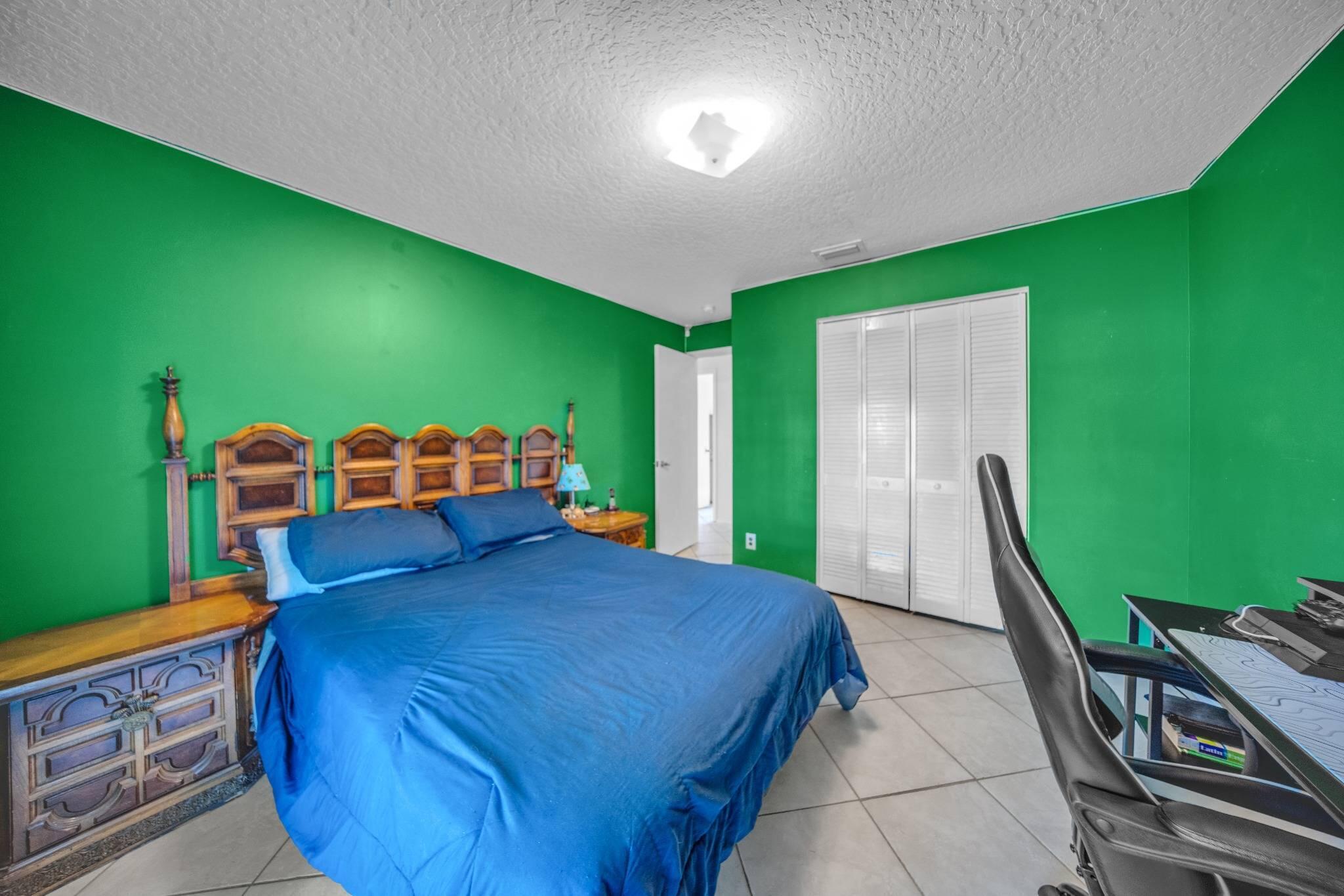 1121 Early Drive NW