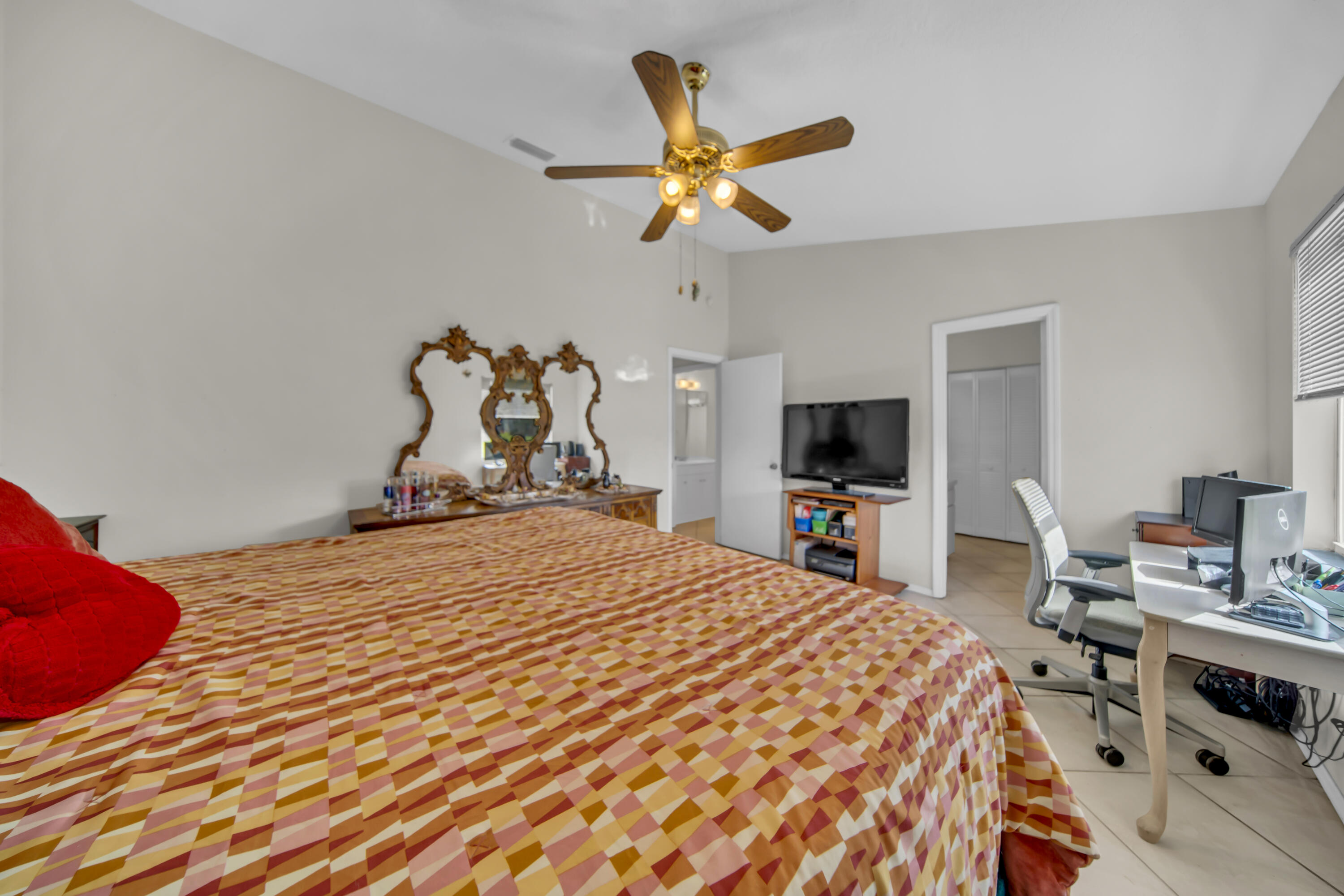 1121 Early Drive NW