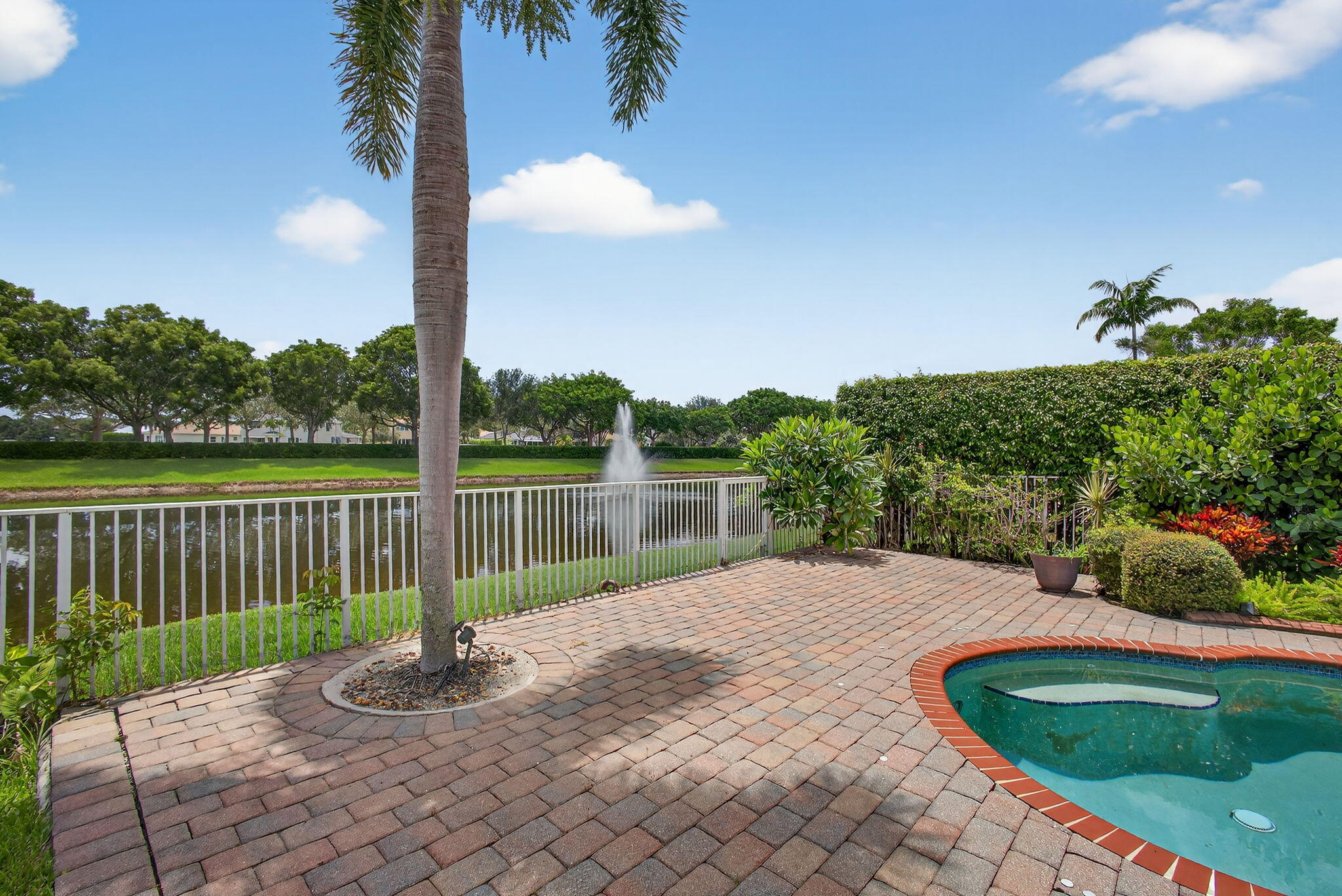 9248 Madewood Court
