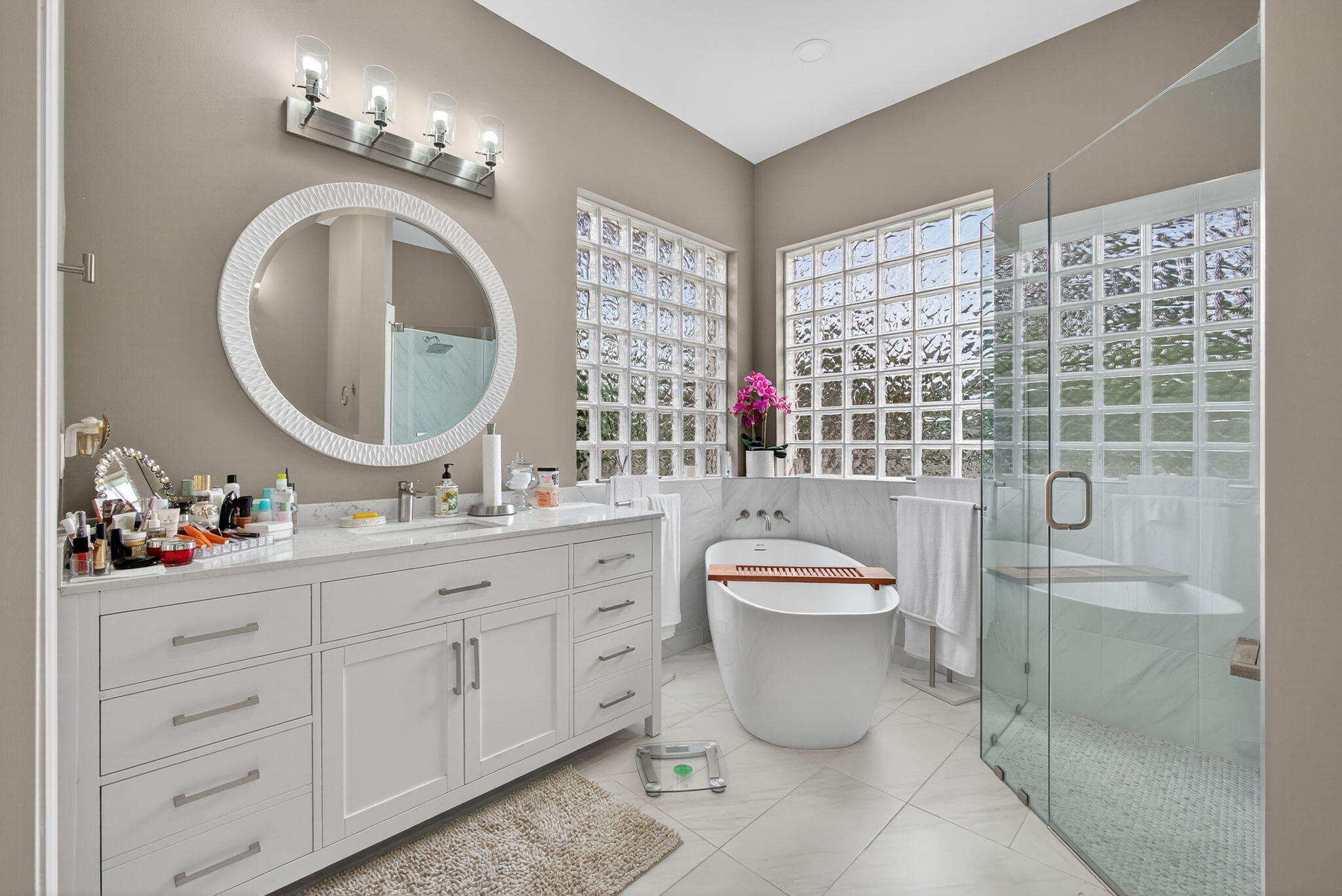 9248 Madewood Court