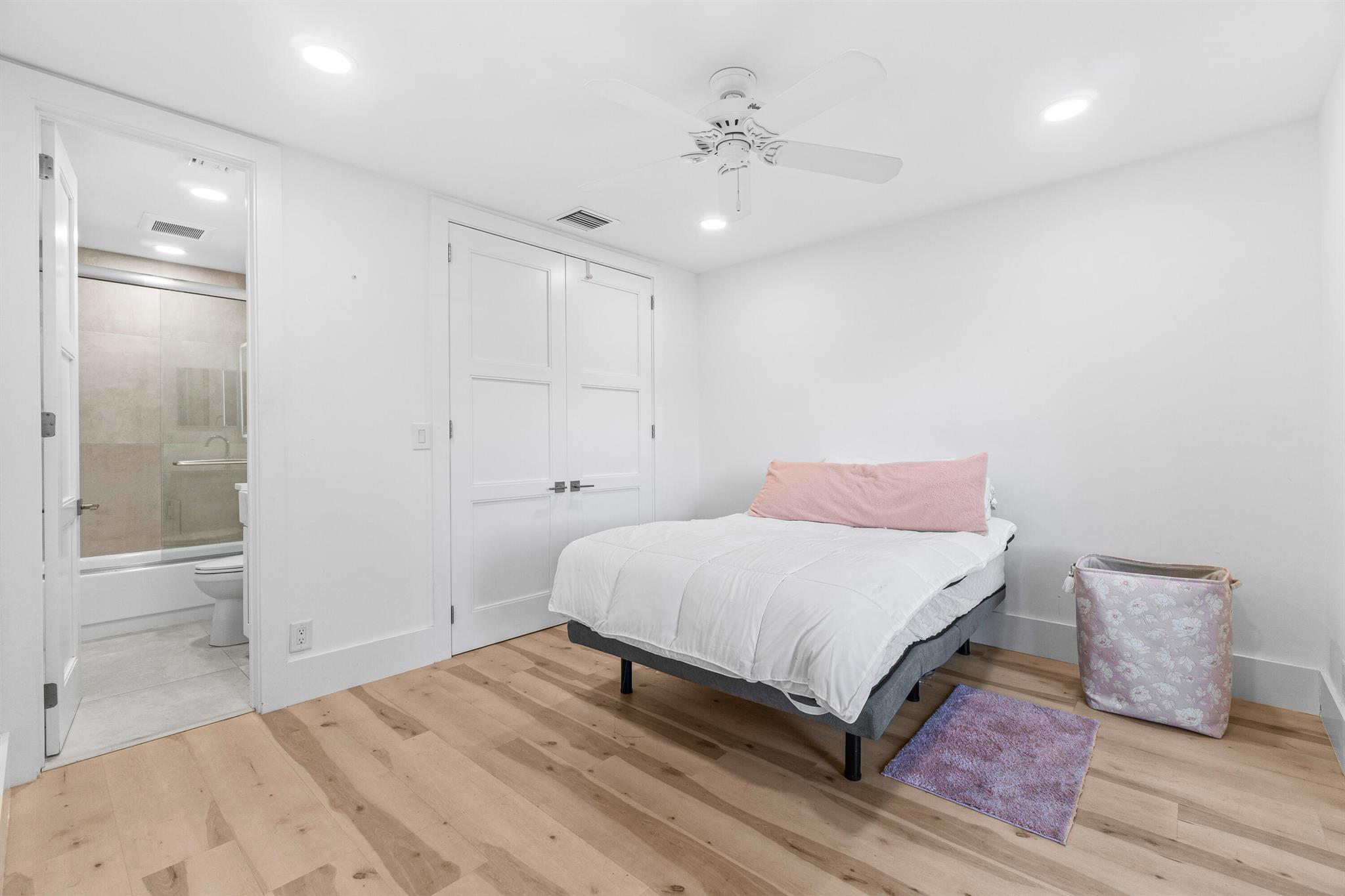 440 Canal Point S 1260