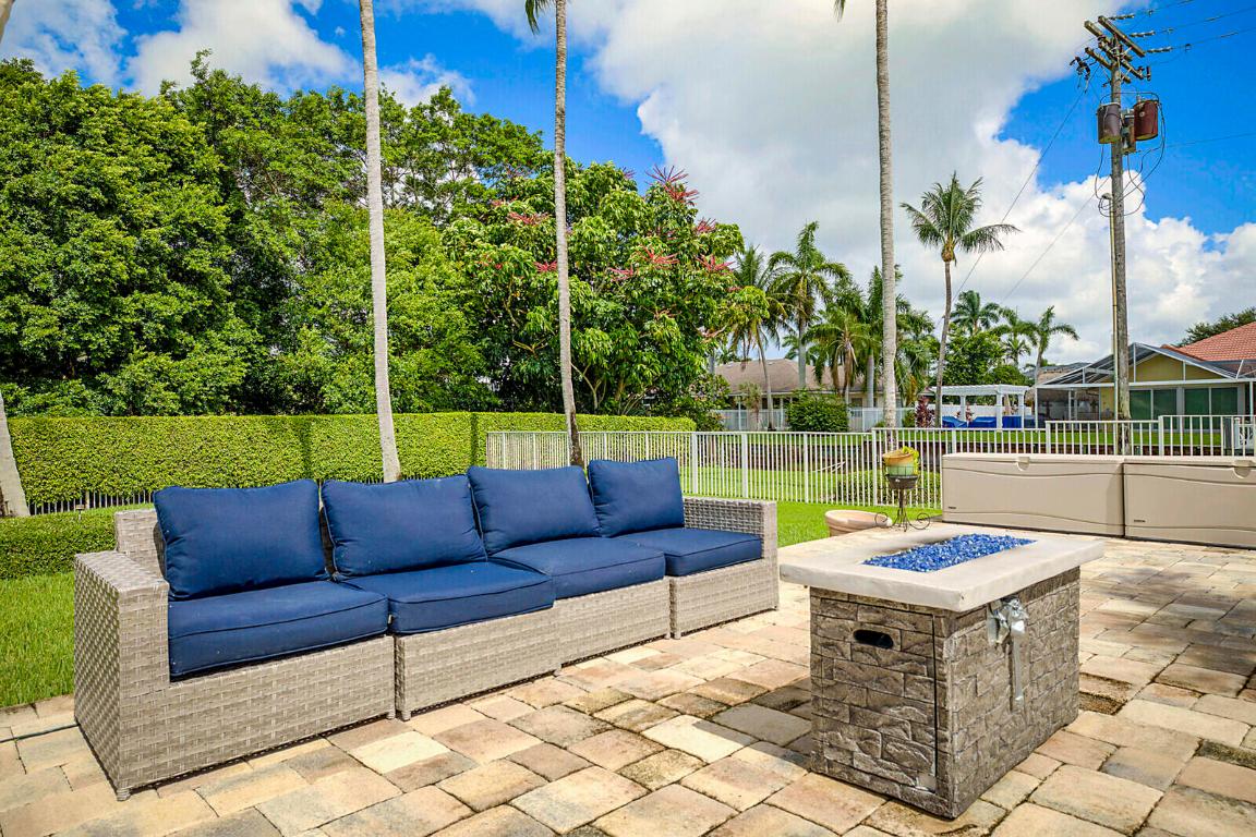 9525 Cross Creek Drive